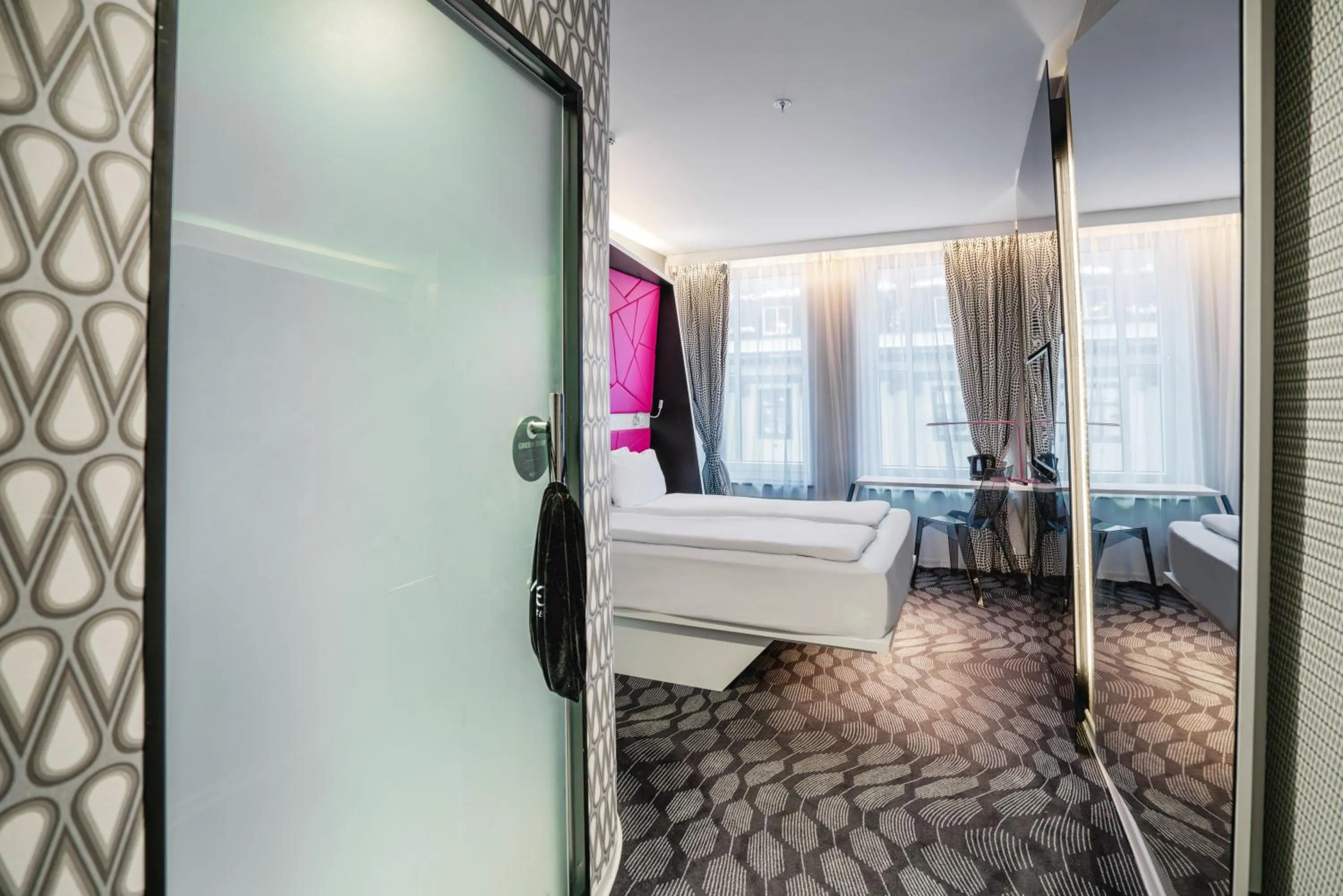 Bed in Magic Hotel Xhibition - Self-service-hotel