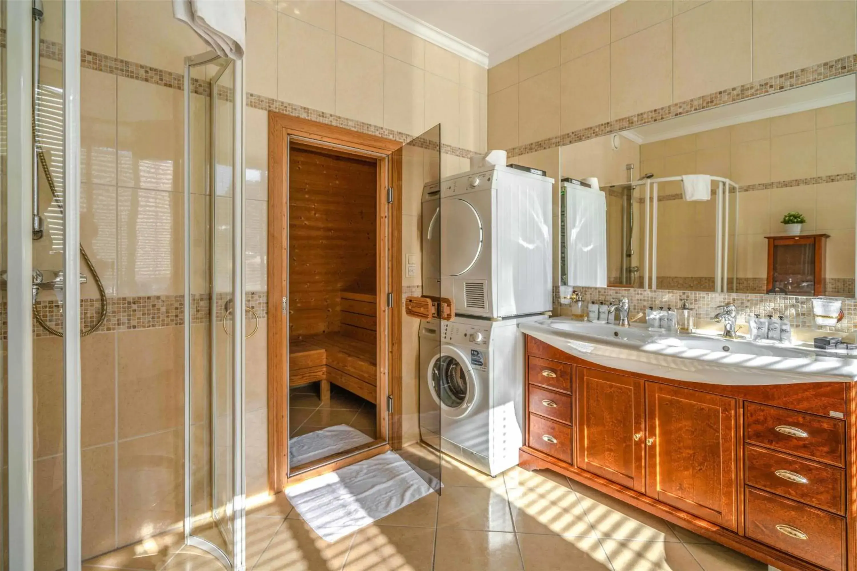 Bathroom in Prize by Radisson, Xhibition Bergen City Bathroom in Prize by Radisson, Xhibition Bergen City