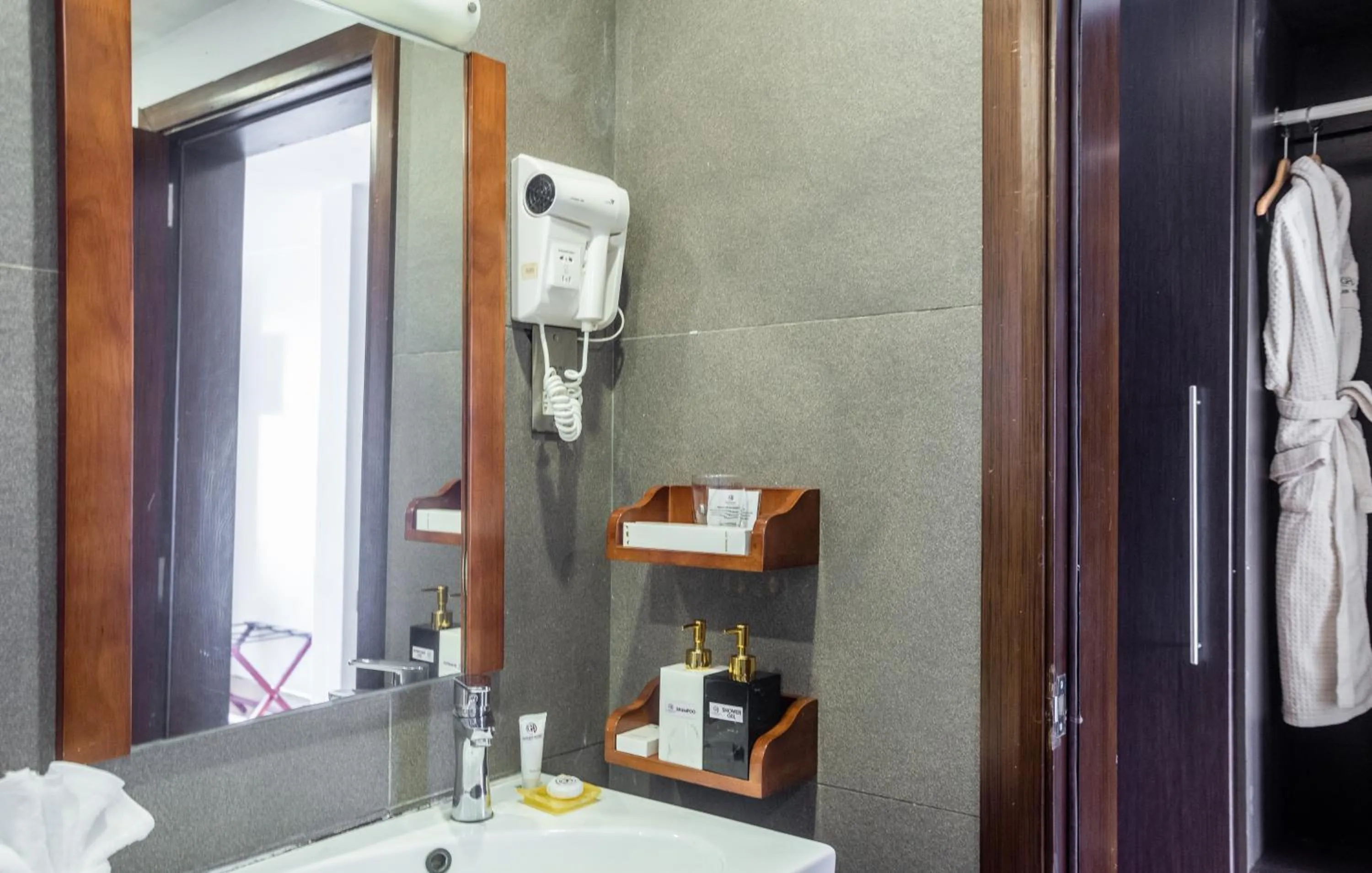 Shower in Gelian Hotel