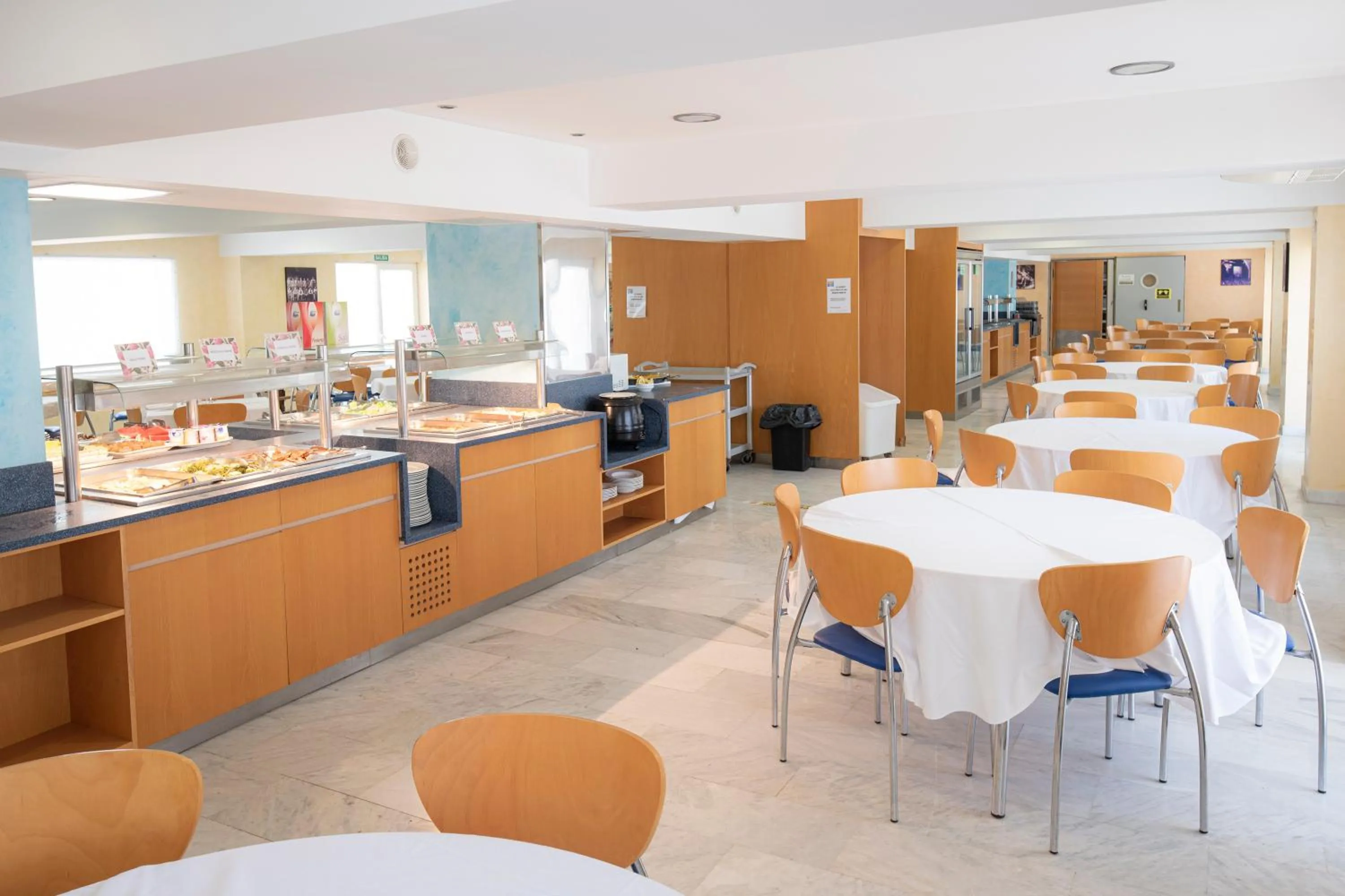 Restaurant/places to eat in Destinos de Sol Roquetas de Mar - Montepío Minería