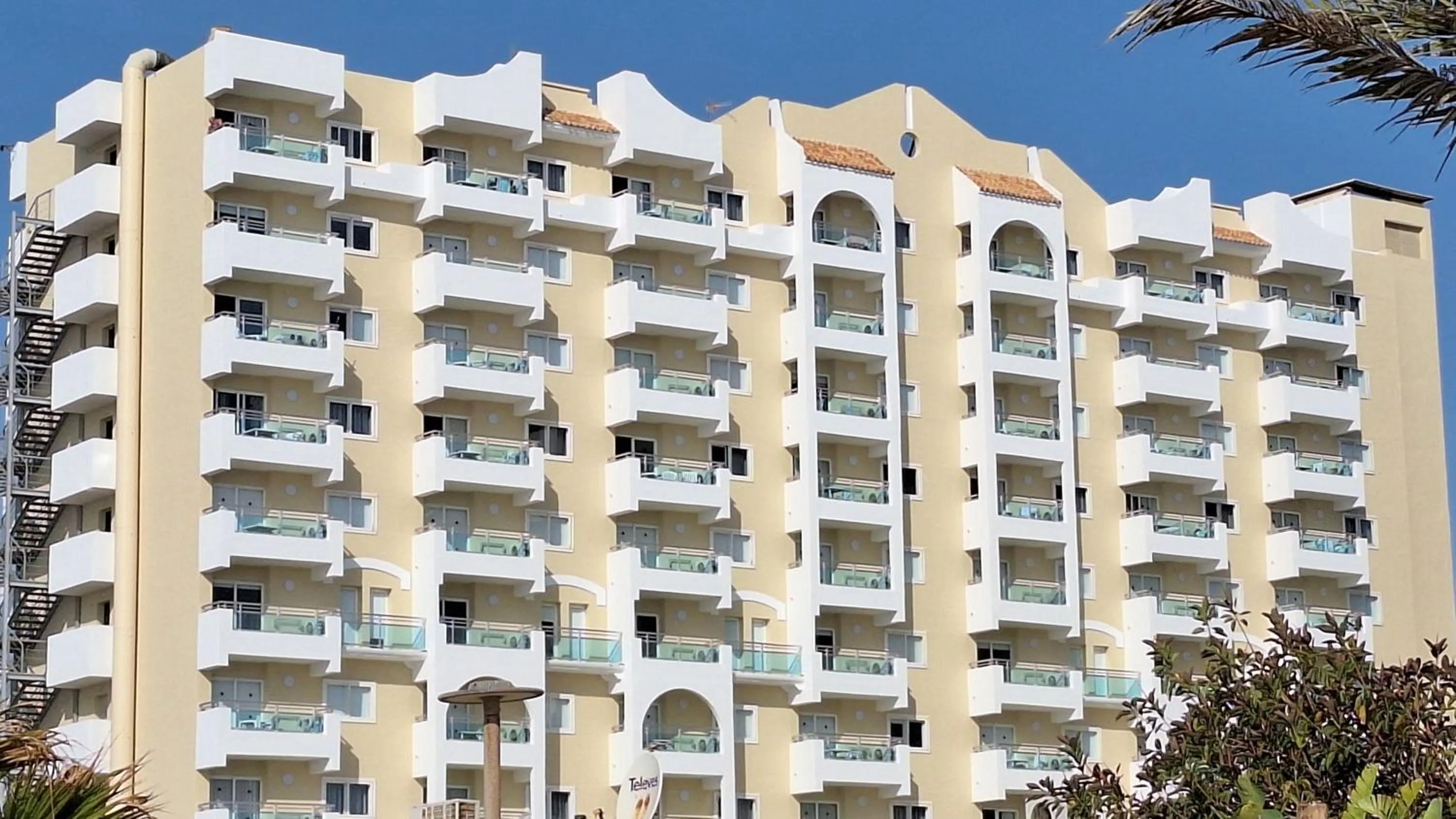 Property building in Destinos de Sol Roquetas de Mar - Montepío Minería