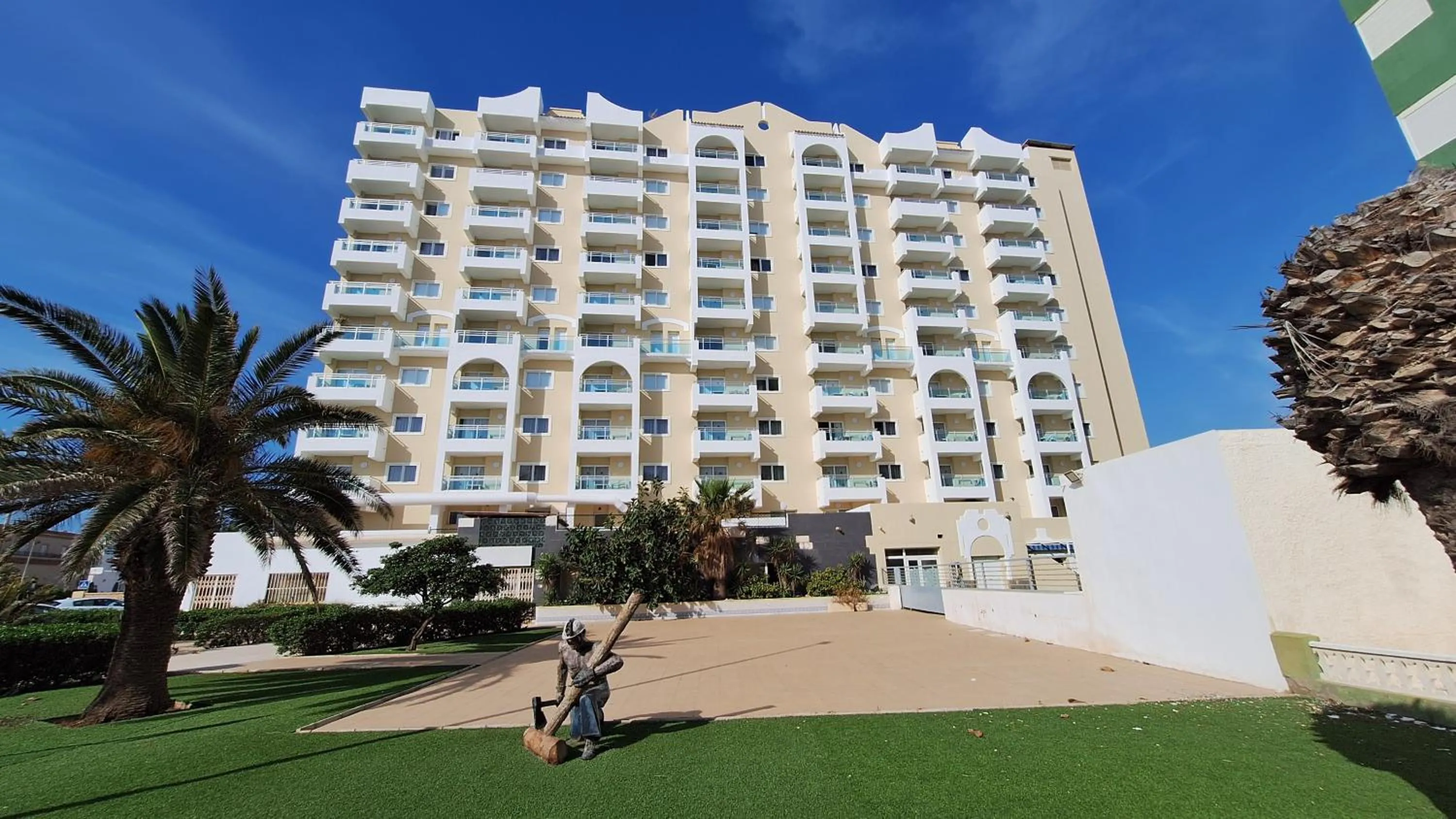 Property building in Destinos de Sol Roquetas de Mar - Montepío Minería