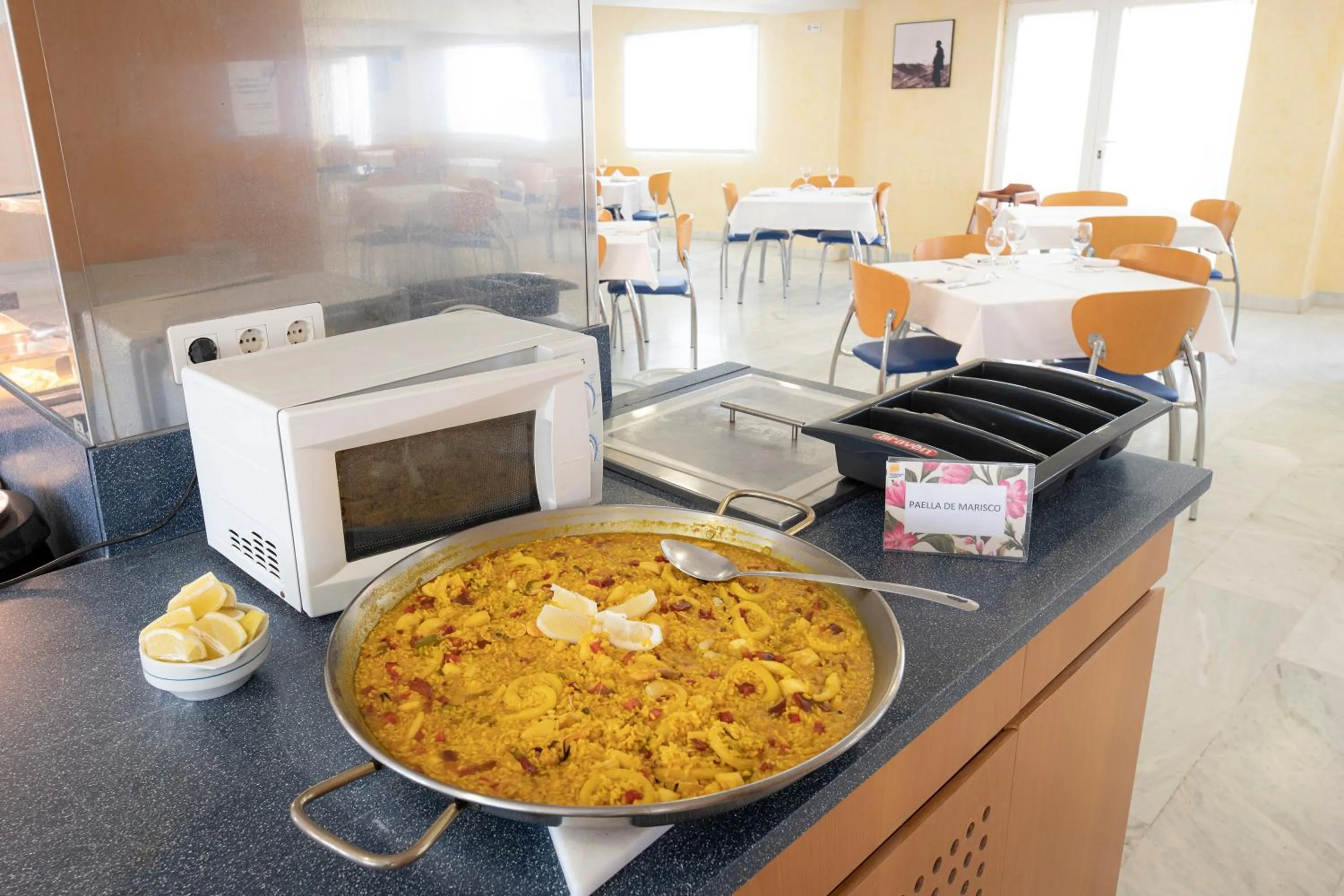 Restaurant/places to eat in Destinos de Sol Roquetas de Mar - Montepío Minería