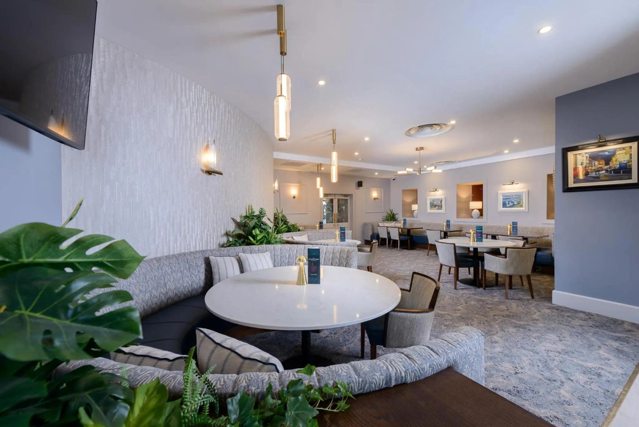 Restaurant/places to eat in Clybaun Hotel