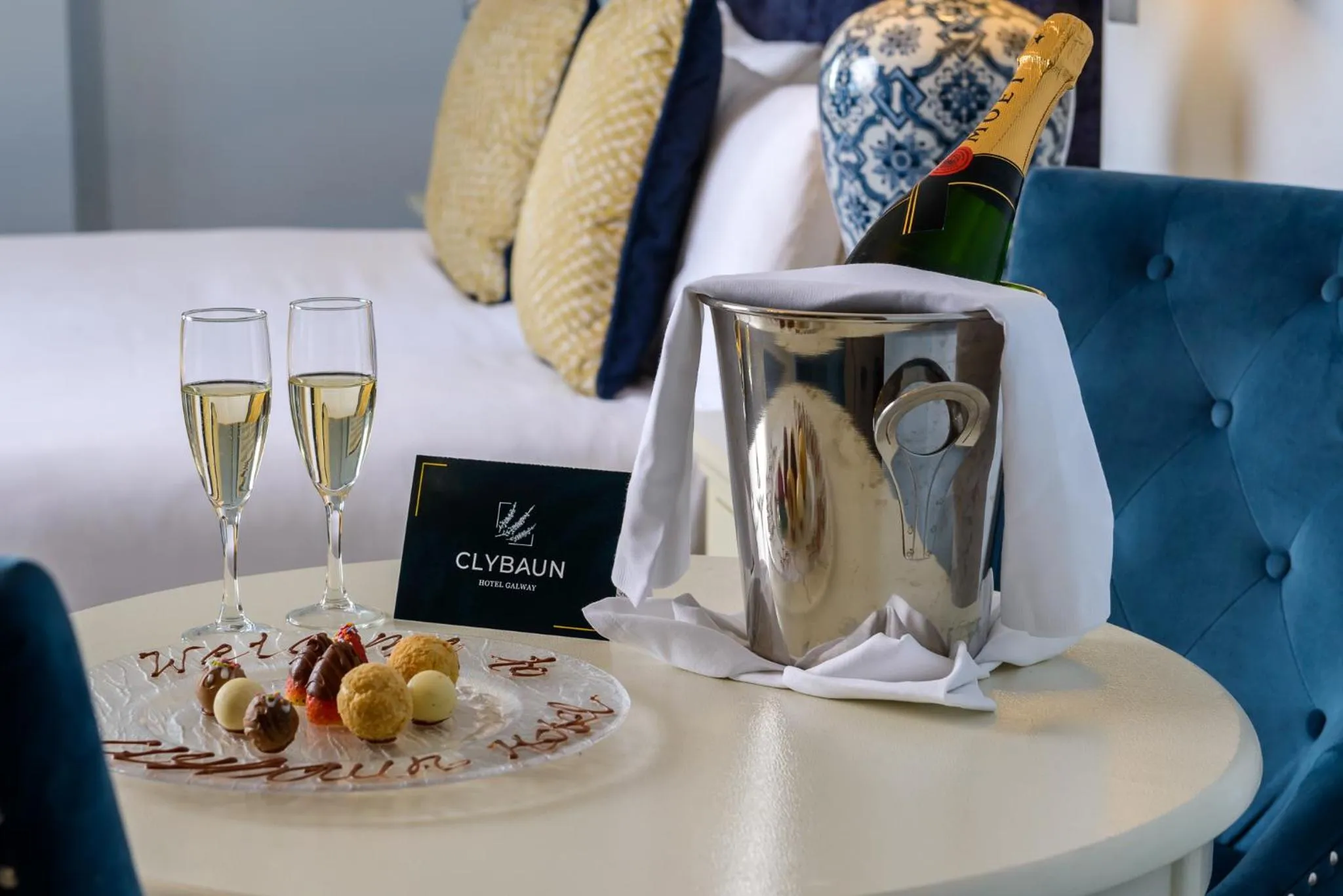 Restaurant/places to eat in Clybaun Hotel