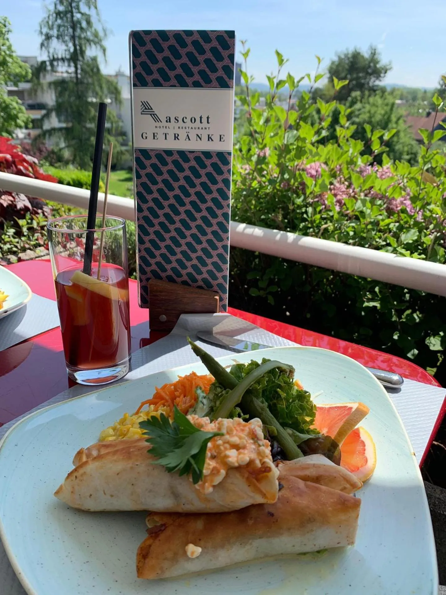 Food and drinks in Ascott Hotel & Restaurant