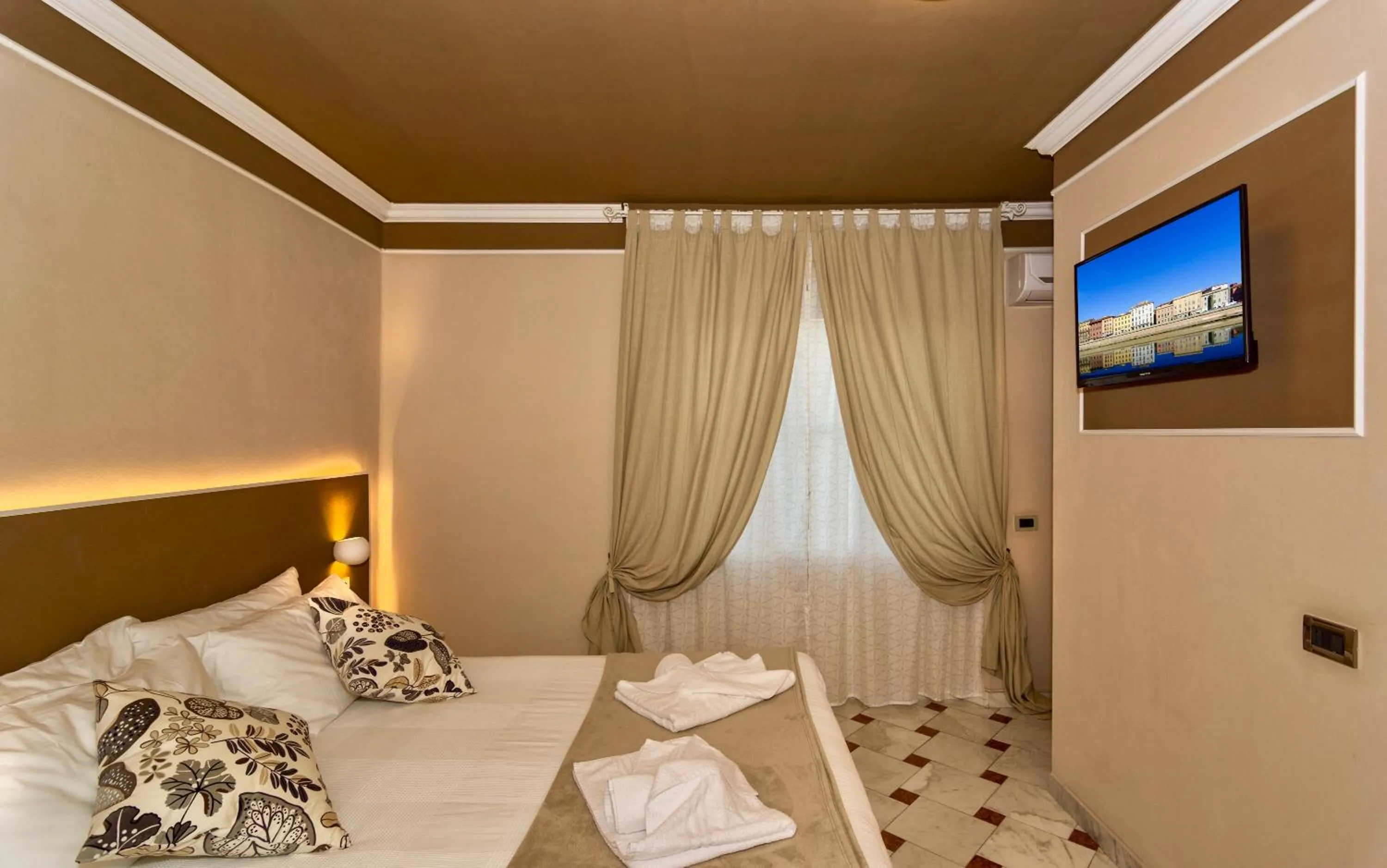 Double Room with Private Bathroom - single occupancy in Villa Martina Classic & Luxury Room
