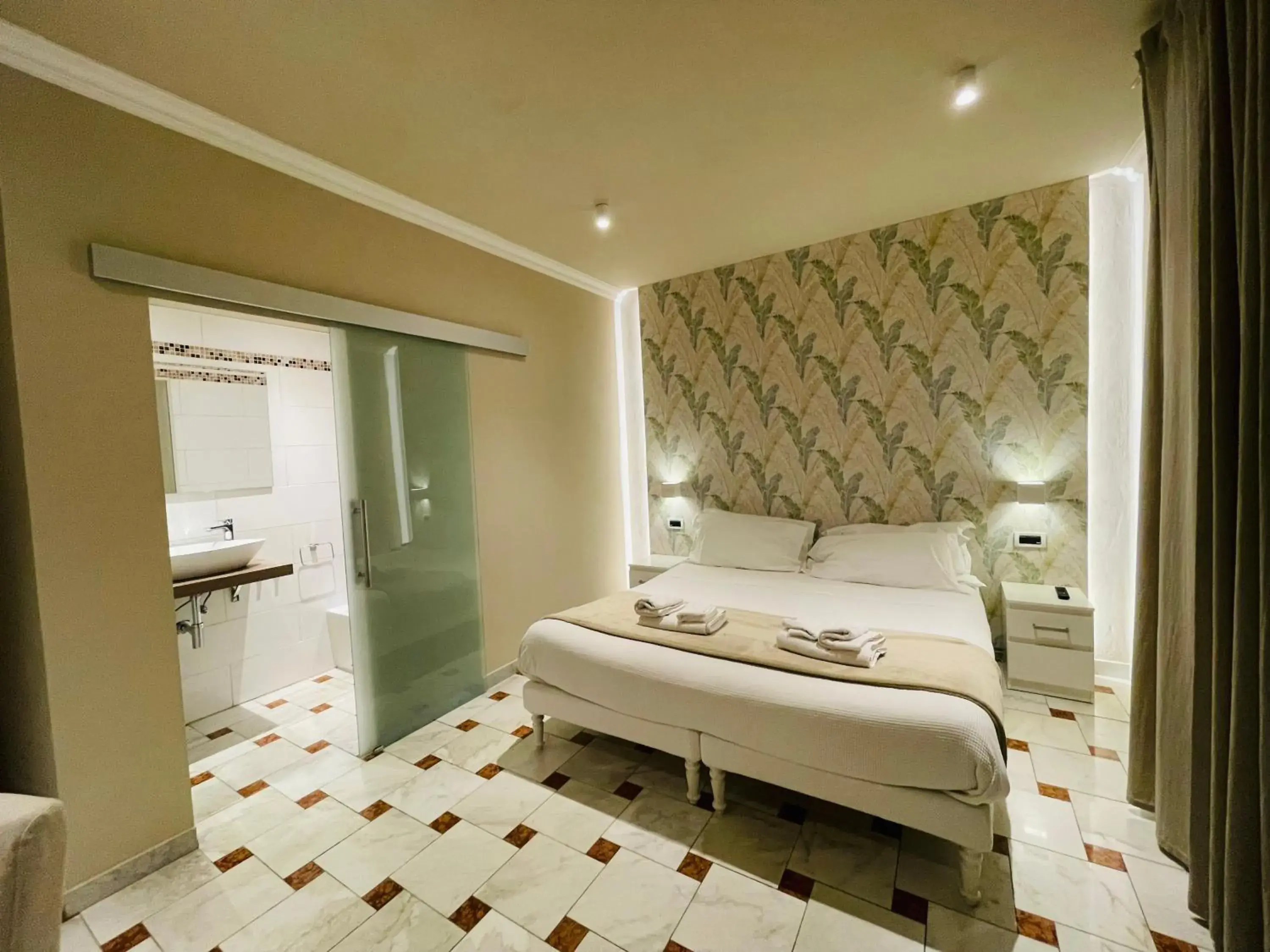 Large Double Room - single occupancy in Villa Martina Classic & Luxury Room Large Double Room - single occupancy in Villa Martina Classic & Luxury Room