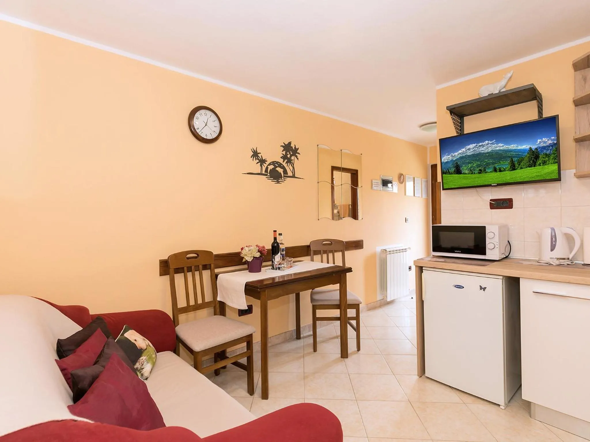 Kitchen or kitchenette in Apartments Davorka