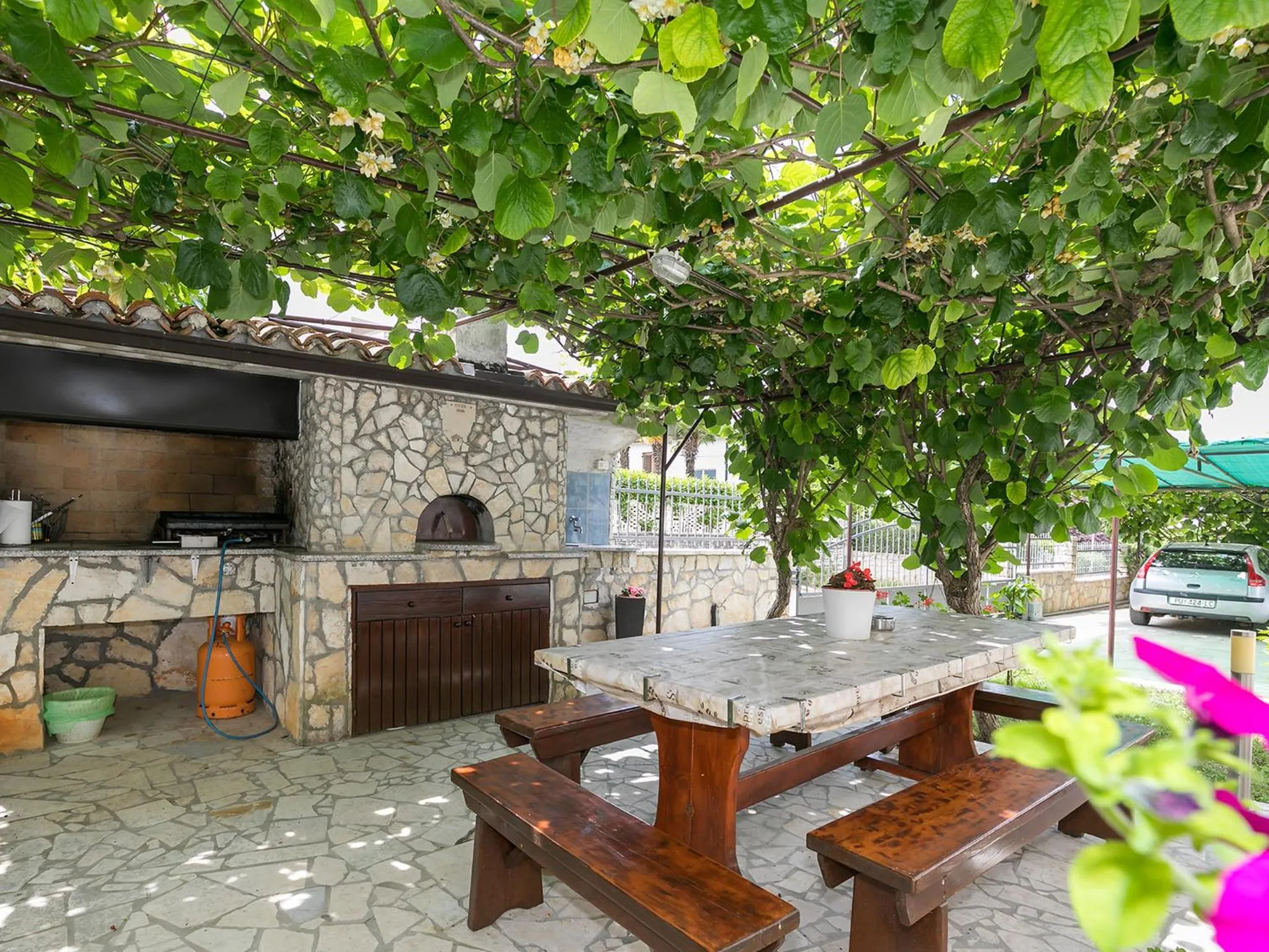 BBQ facilities in Apartments Davorka