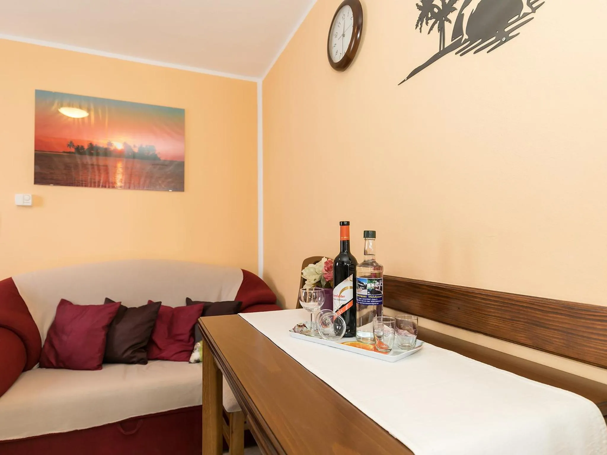 Dining area in Apartments Davorka