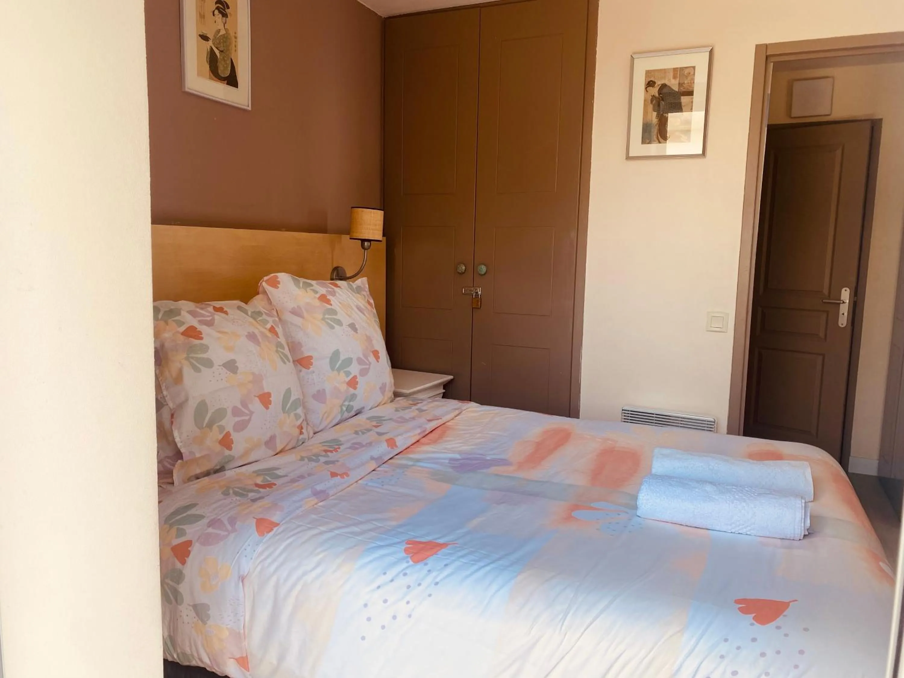 Bed in Sunny Home Costa Plana-Monaco -Cap D'Ail