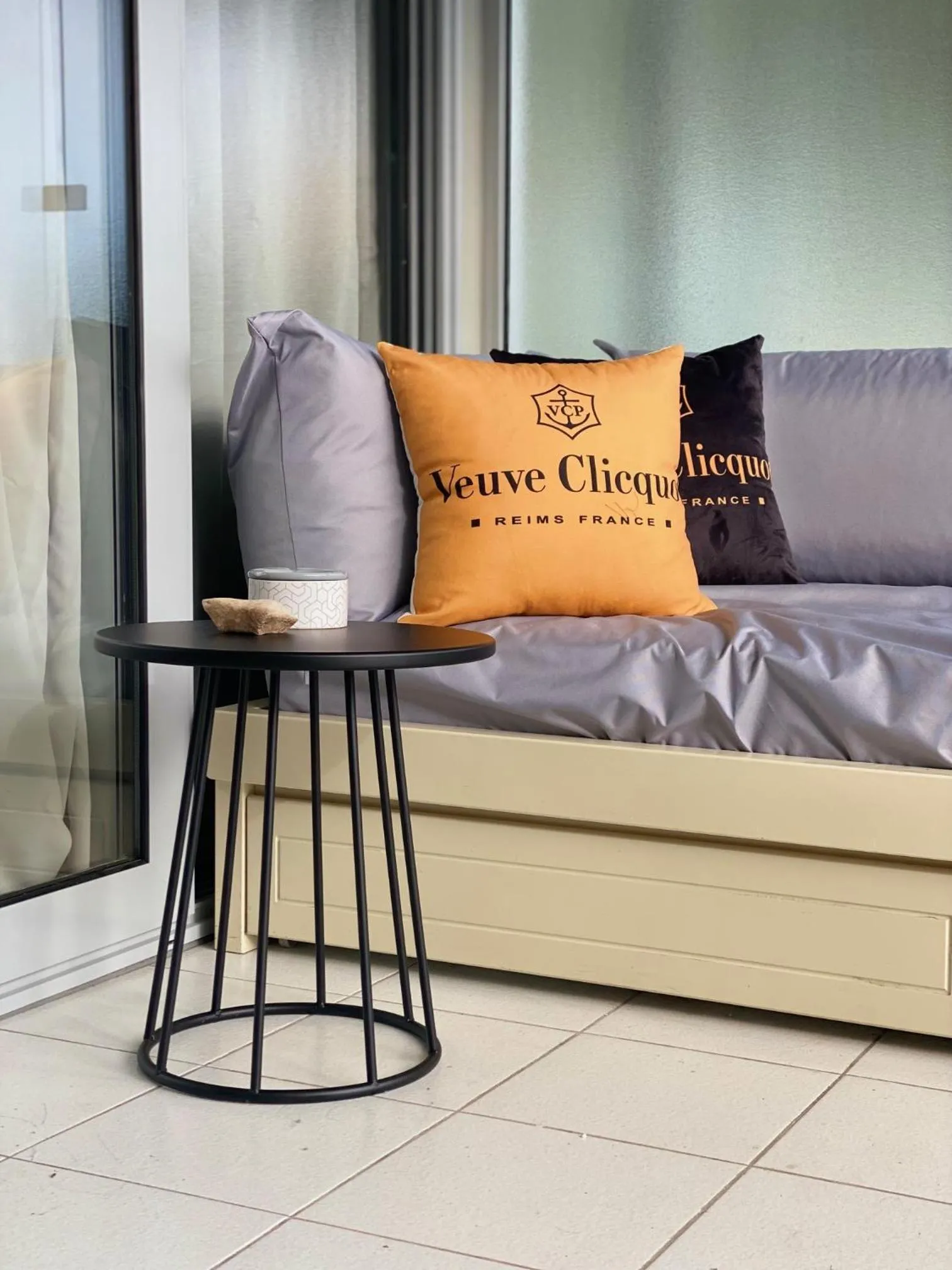 Bed in Sunny Home Costa Plana-Monaco -Cap D'Ail