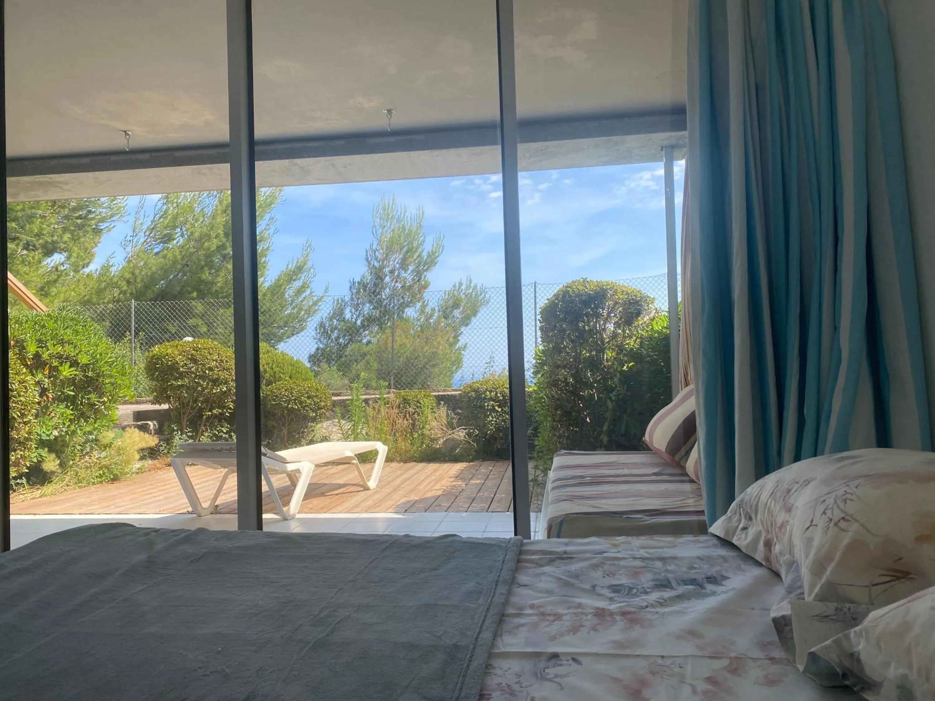Bed in Sunny Home Costa Plana-Monaco -Cap D'Ail