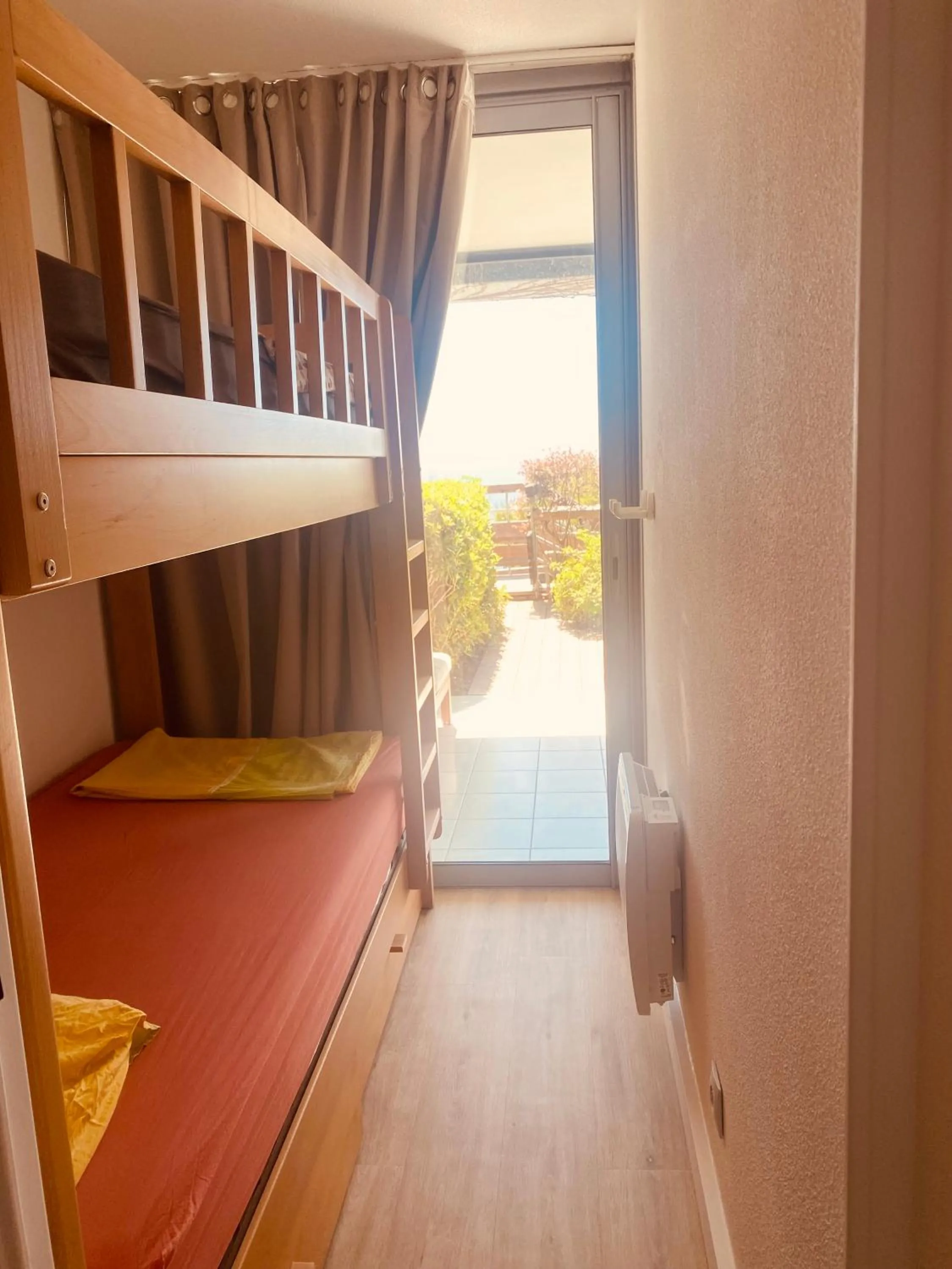 Bed in Sunny Home Costa Plana-Monaco -Cap D'Ail