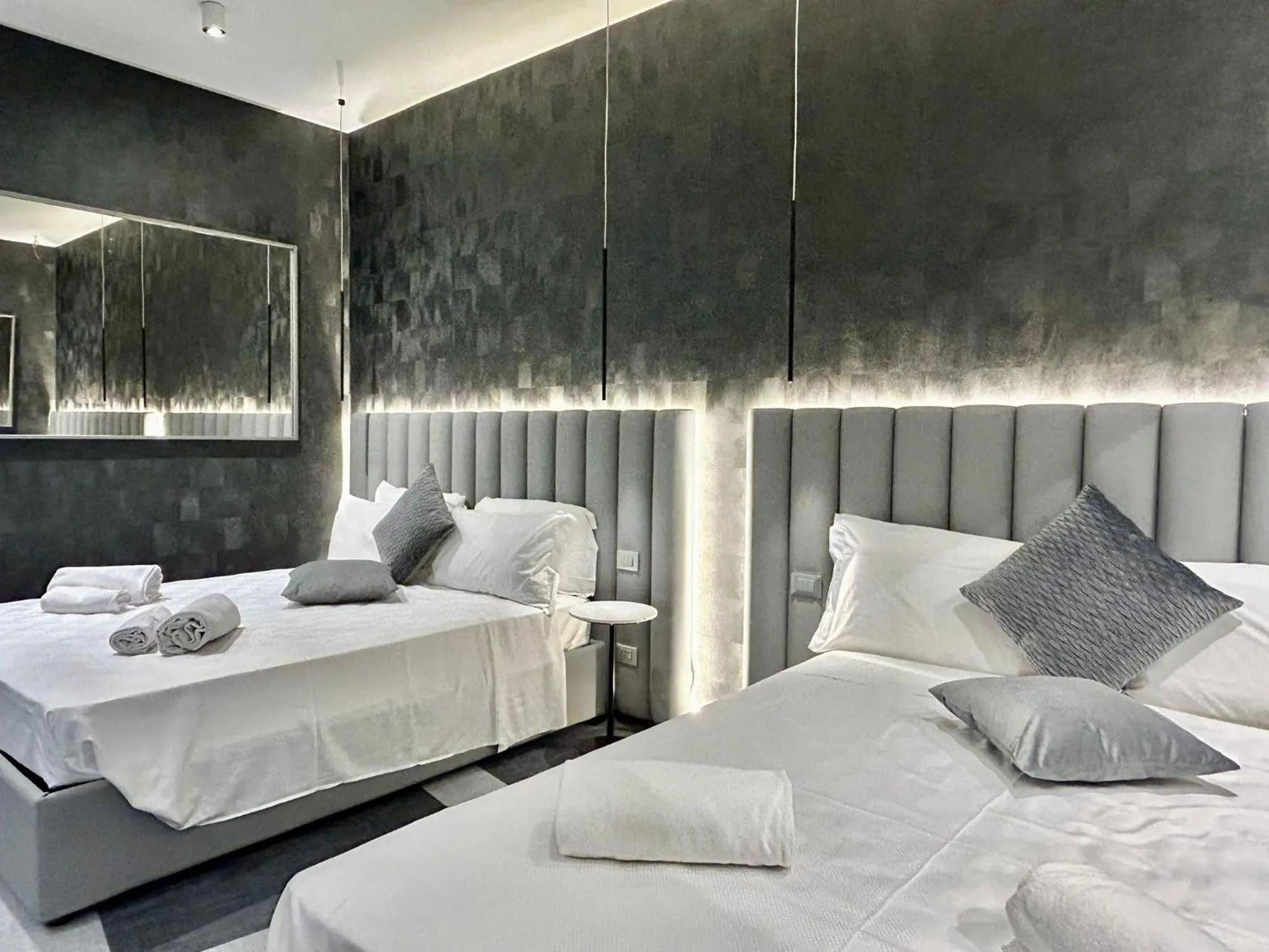 Photo of the whole room, Bed in Private Luxury Suites