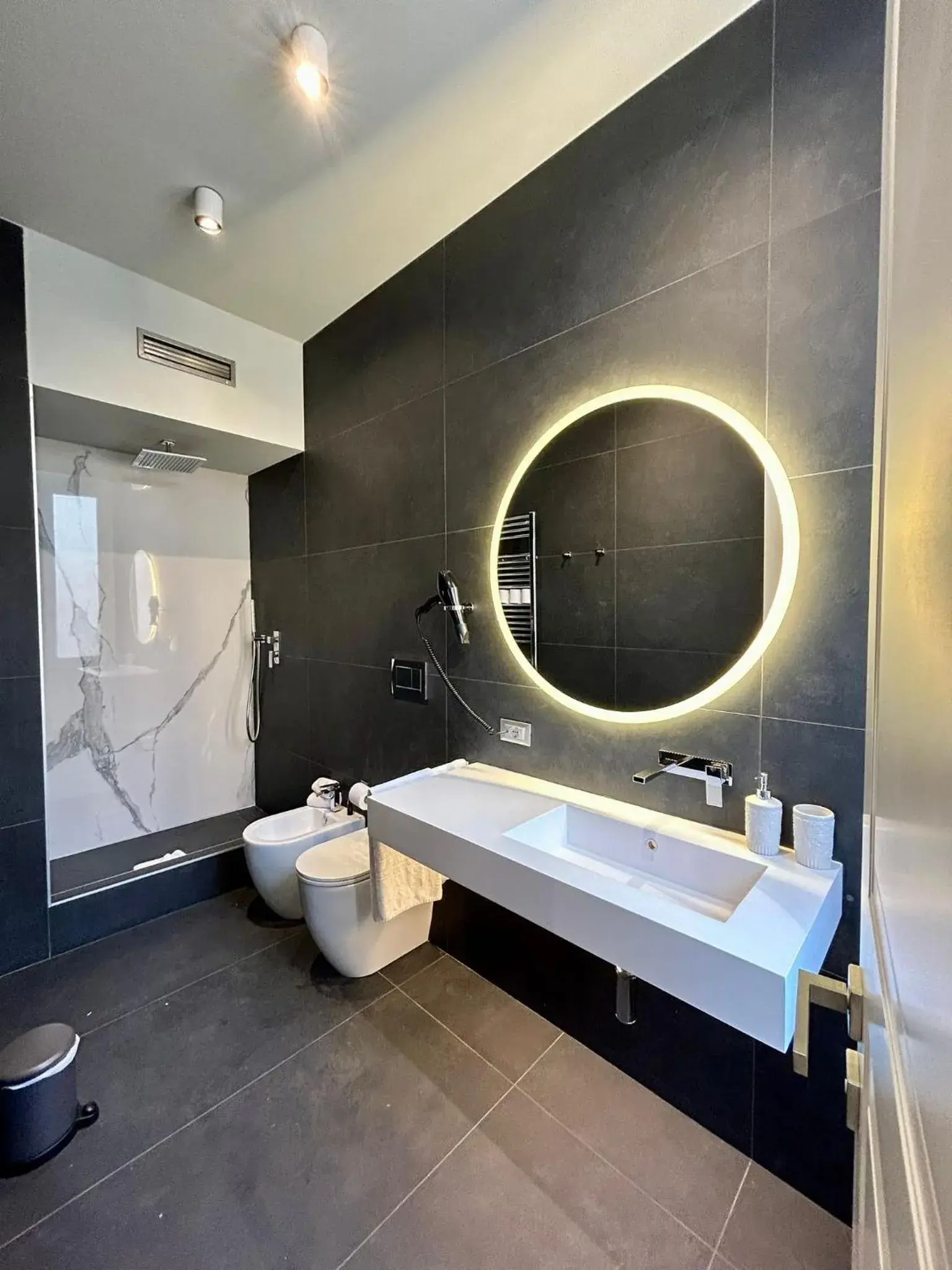 Apartment - Split Level in Private Luxury Suites Apartment - Split Level in Private Luxury Suites