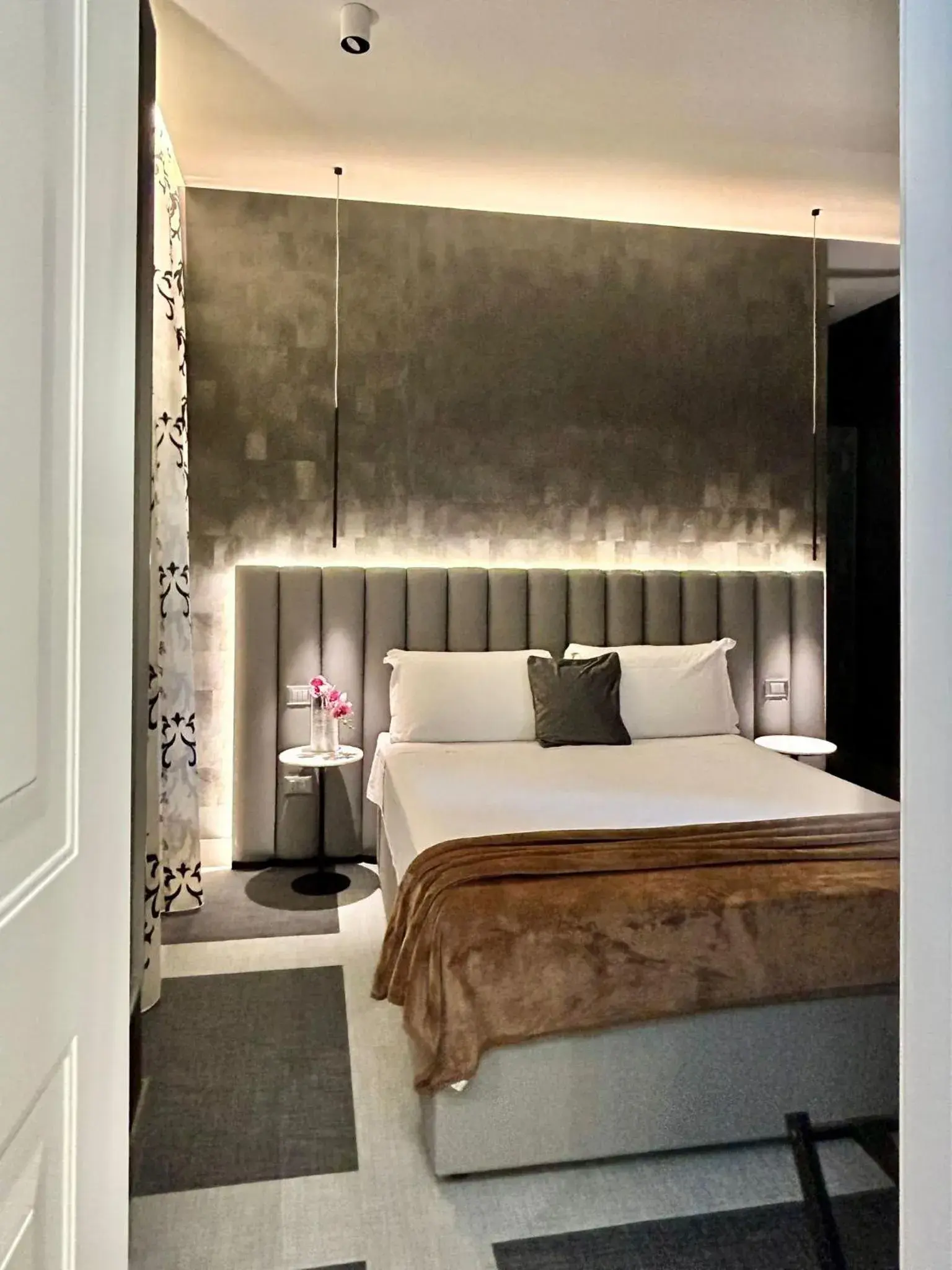 Deluxe Double Room in Private Luxury Suites Deluxe Double Room in Private Luxury Suites