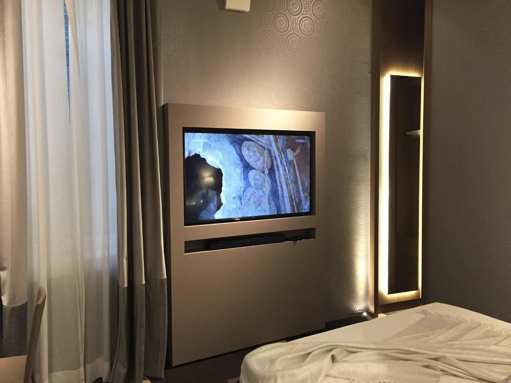 Bedroom, Bed in Private Luxury Suites