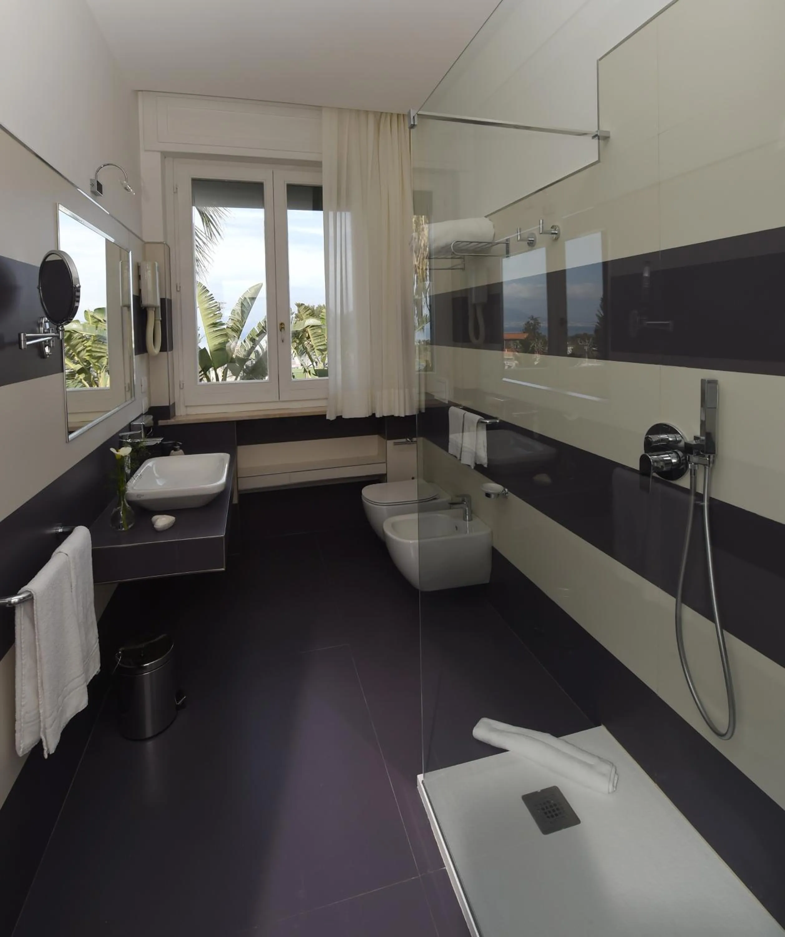 Bathroom in Bella Sorrento B&B