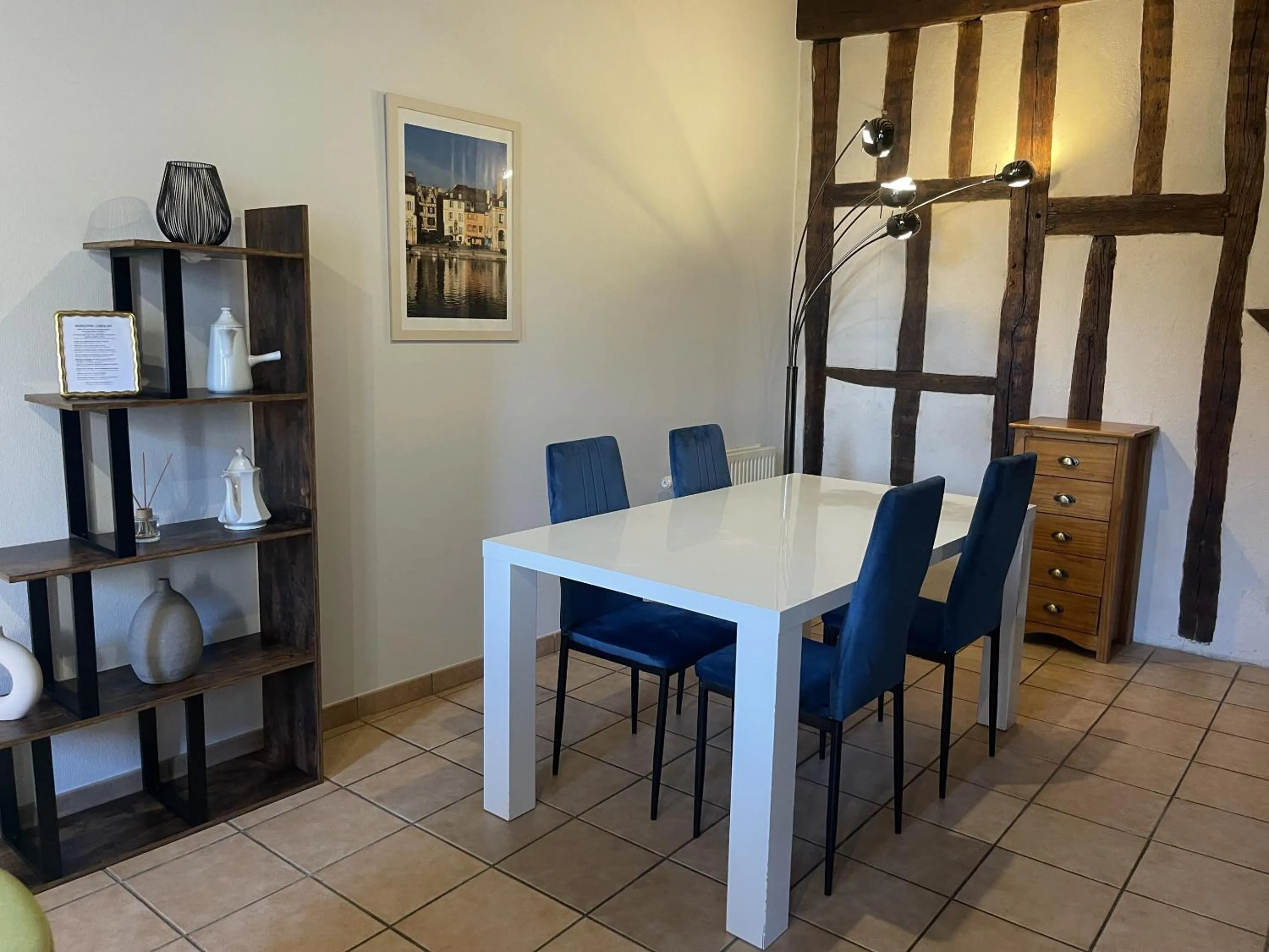 Dining area in Appartement Le Coche d'Eau Auxerre Les Quais
