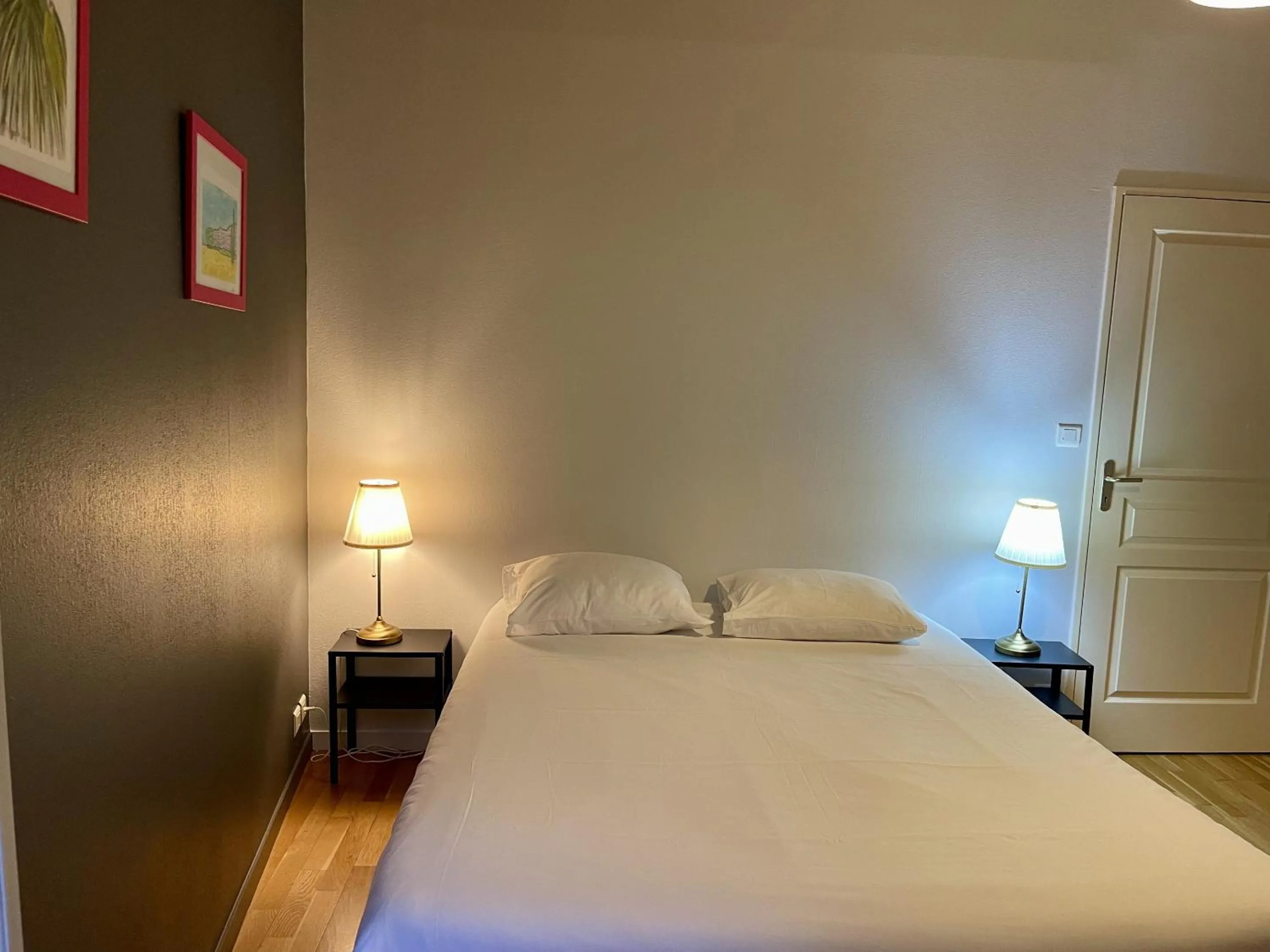 Bedroom, Bed in Appartement Le Coche d'Eau Auxerre Les Quais