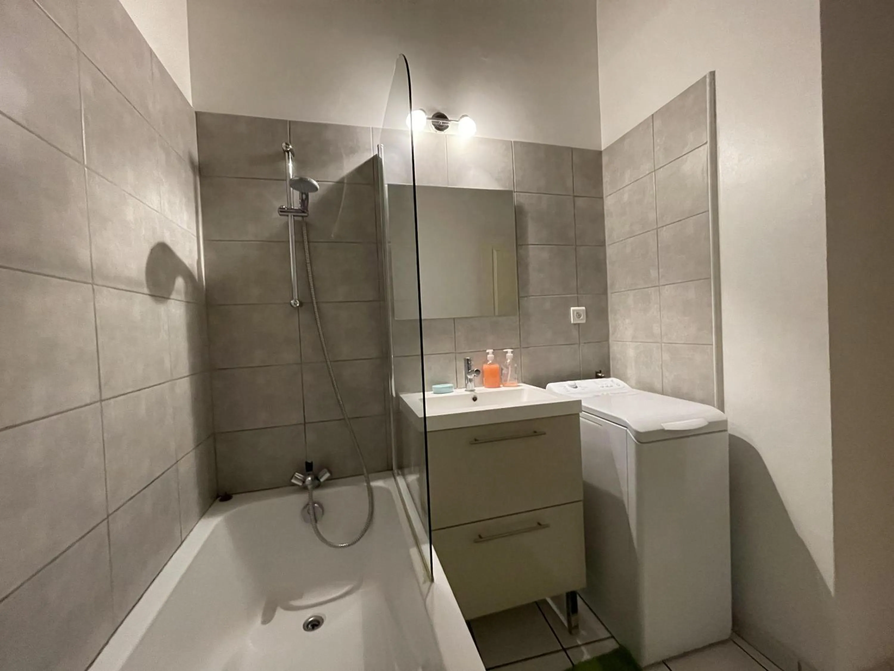 Bathroom in Appartement Le Coche d'Eau Auxerre Les Quais