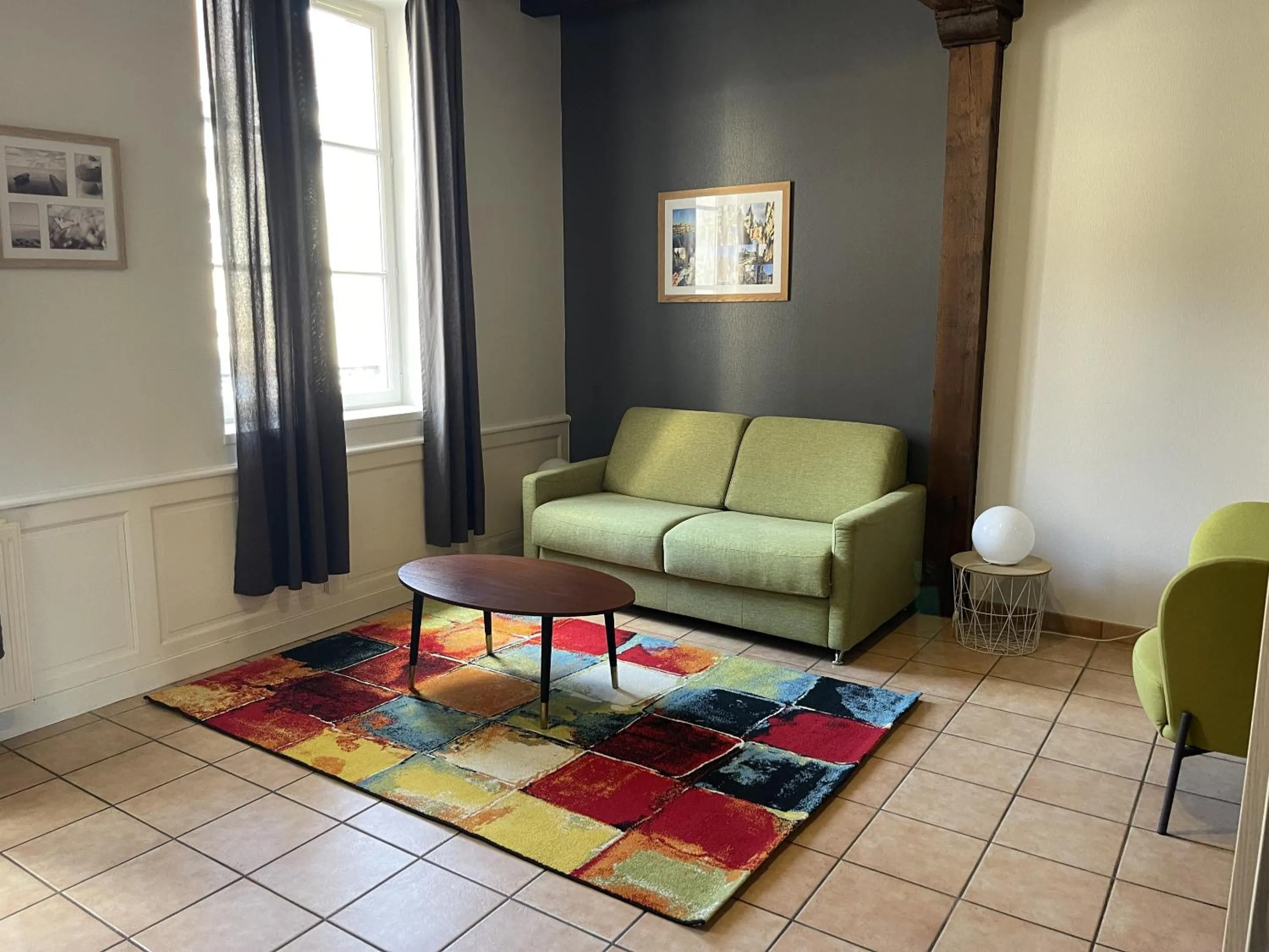 Living room in Appartement Le Coche d'Eau Auxerre Les Quais