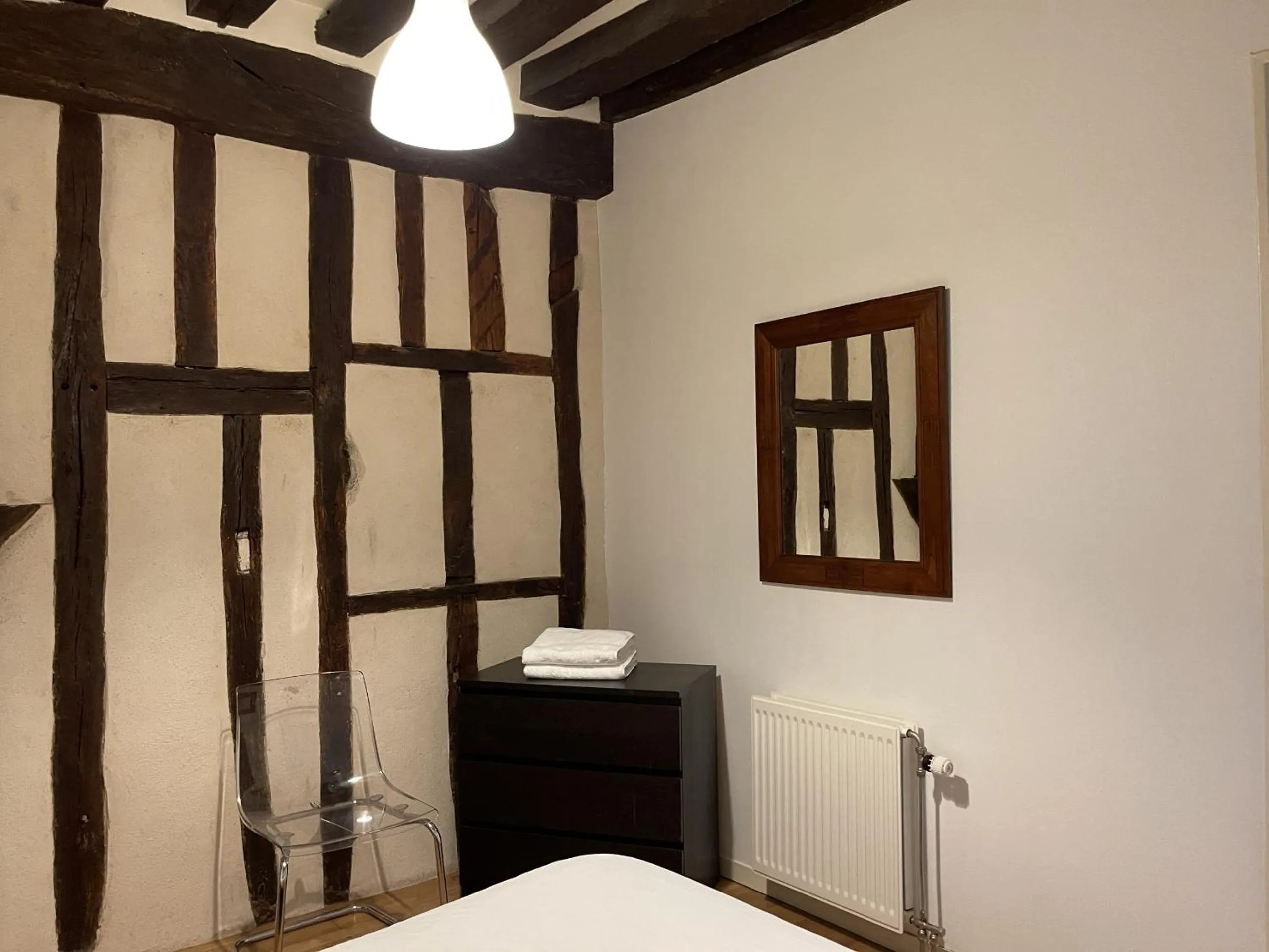 Bedroom, Bed in Appartement Le Coche d'Eau Auxerre Les Quais