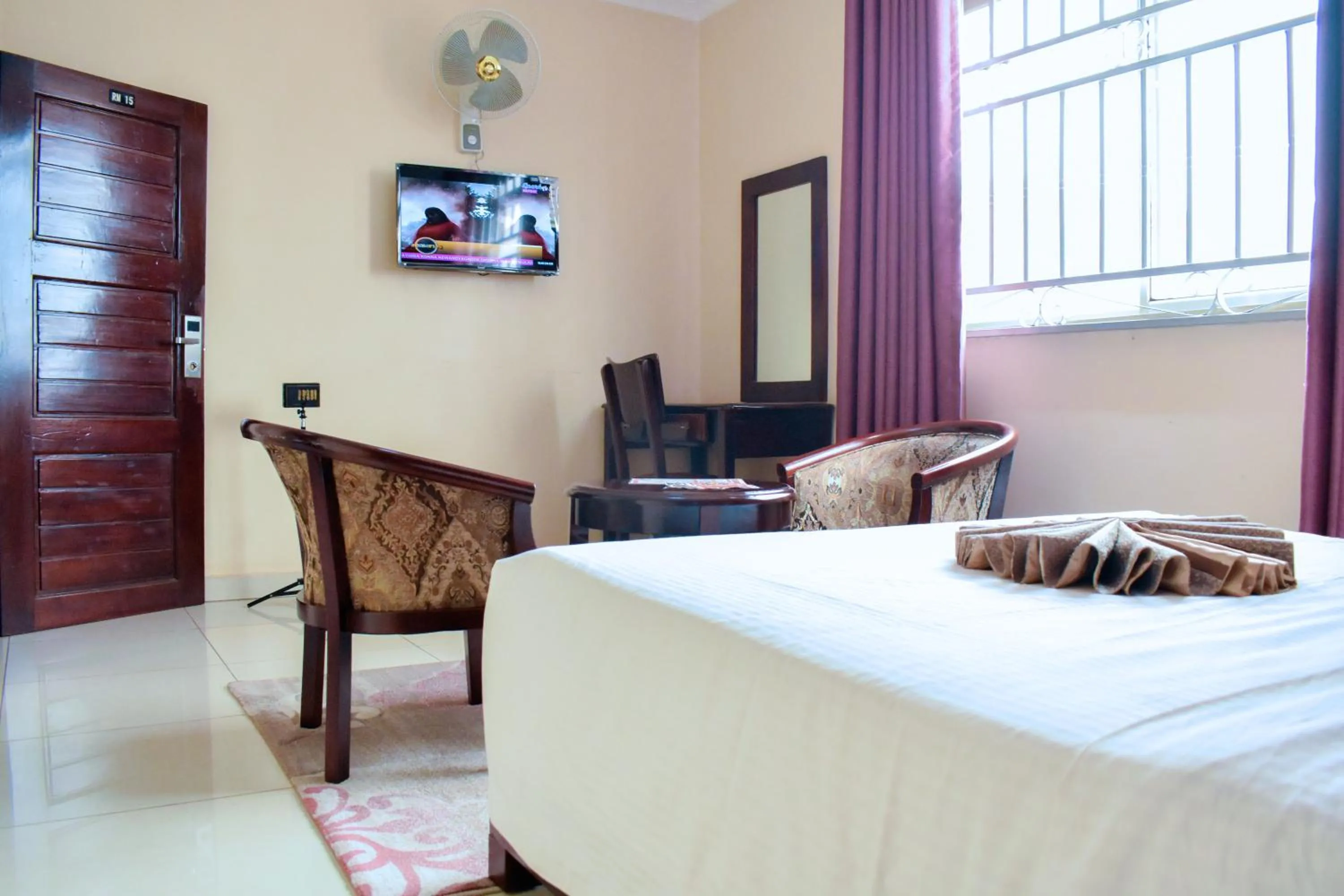 Bed in Diamonds Hotel Kampala