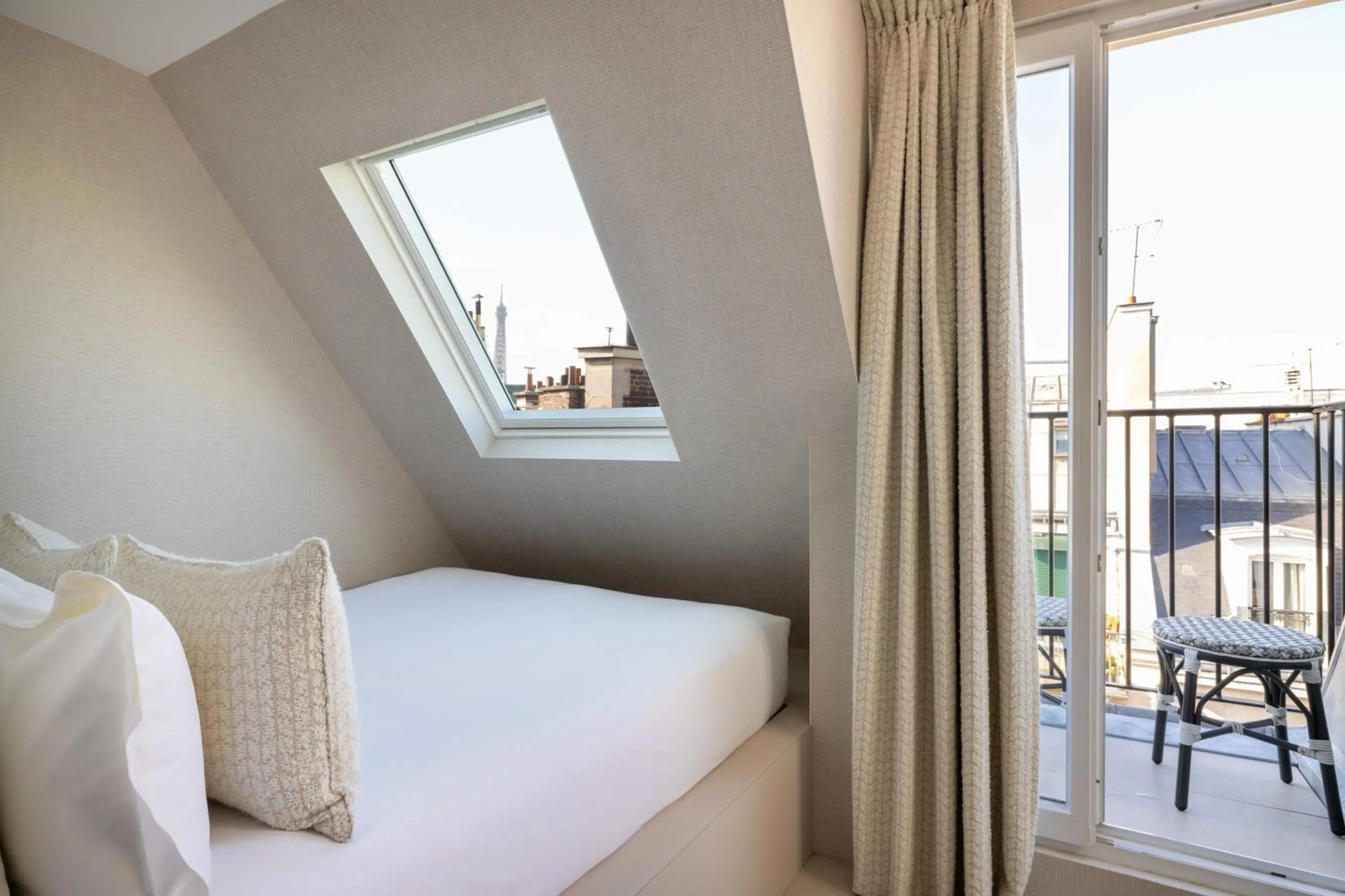 Photo of the whole room, Bed in Hôtel Madeleine Haussmann