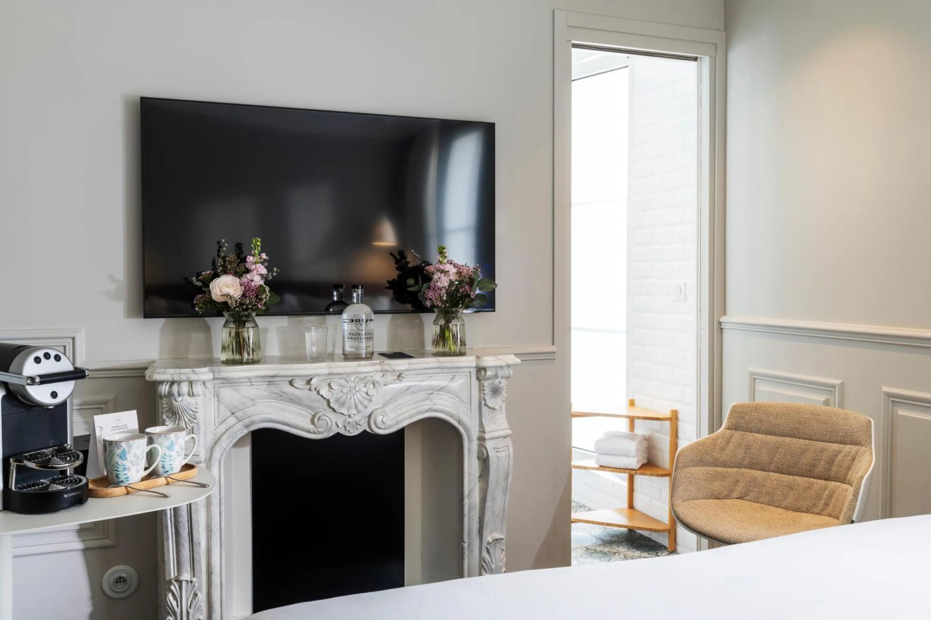 fireplace in Hôtel Madeleine Haussmann