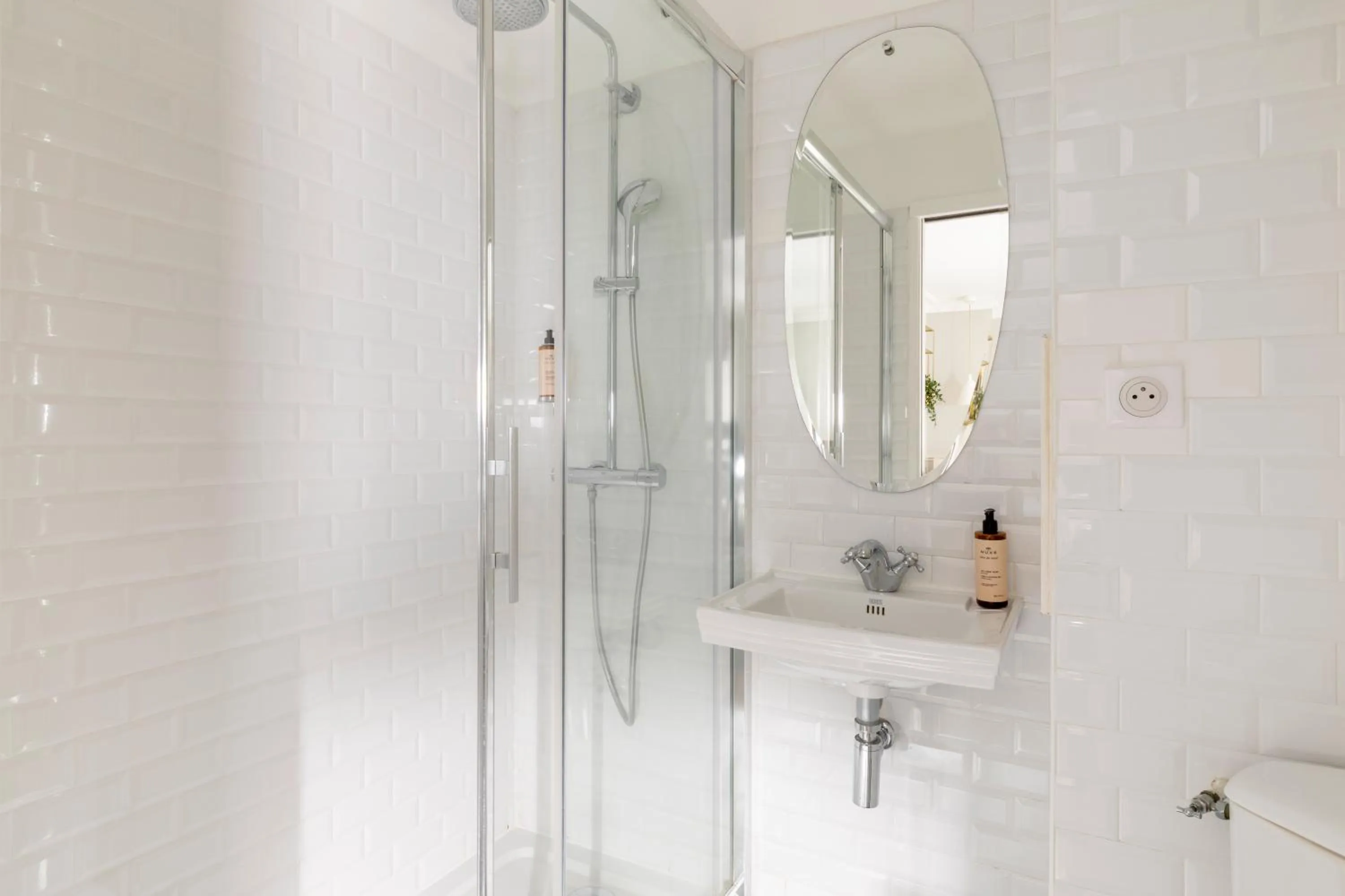 Bathroom in Hôtel Madeleine Haussmann