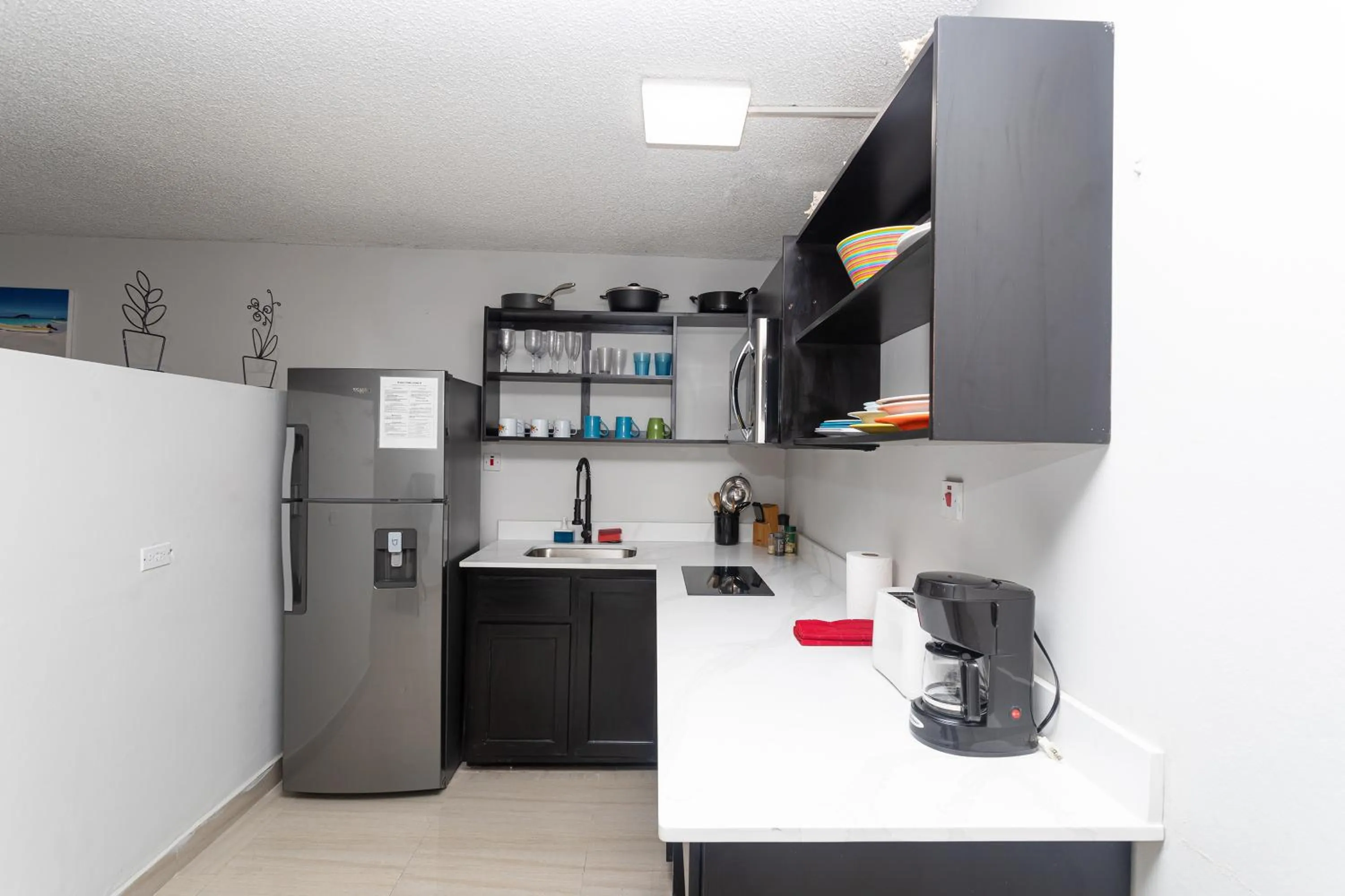 Coffee/tea facilities in Montego Bay Club Apartments