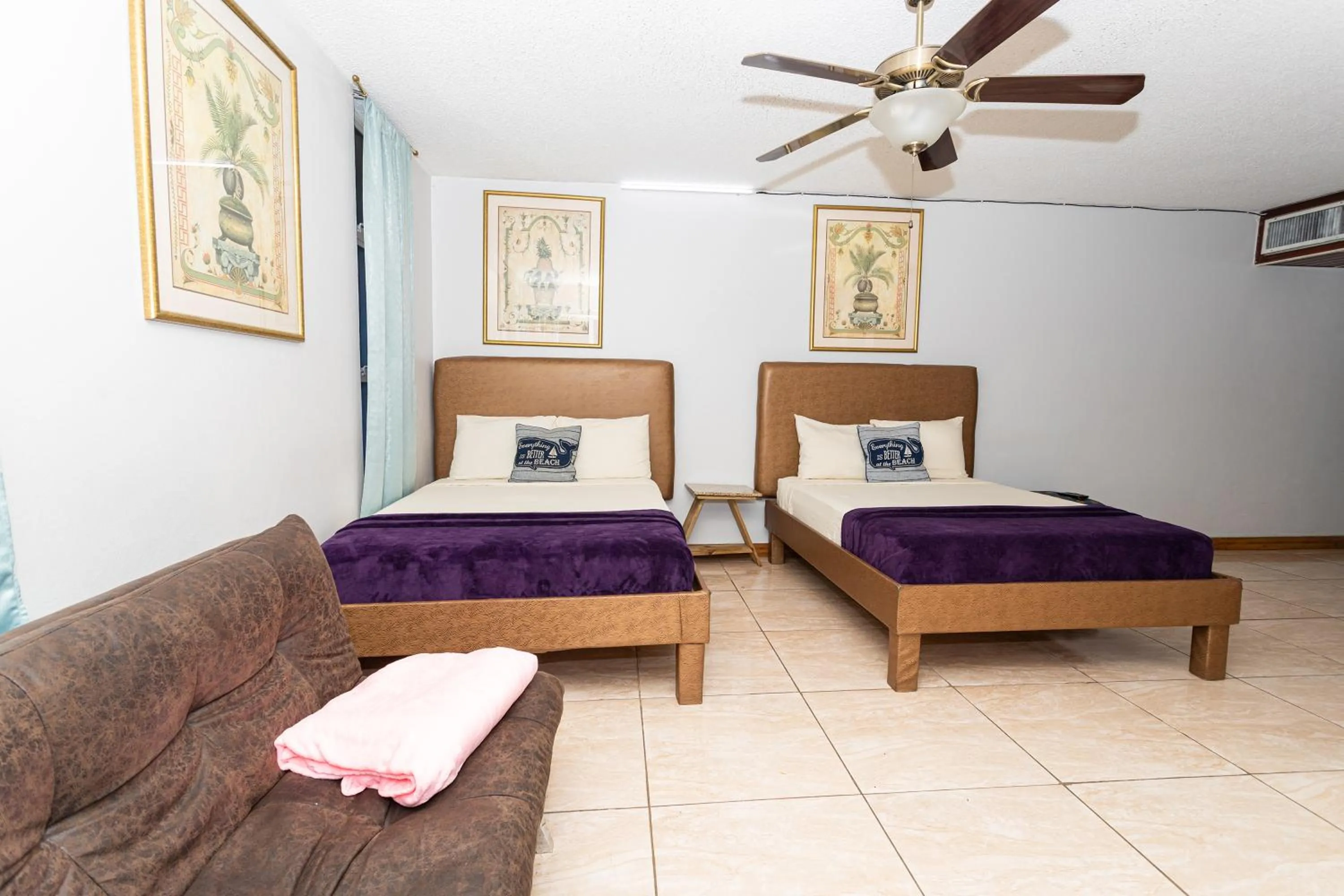 Bedroom, Bed in Montego Bay Club Apartments