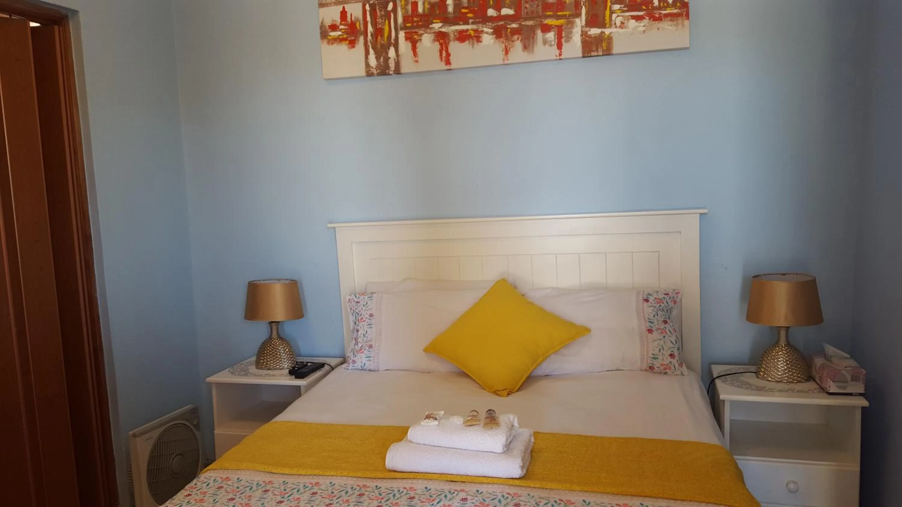 Shower, Bed in Sleepwell