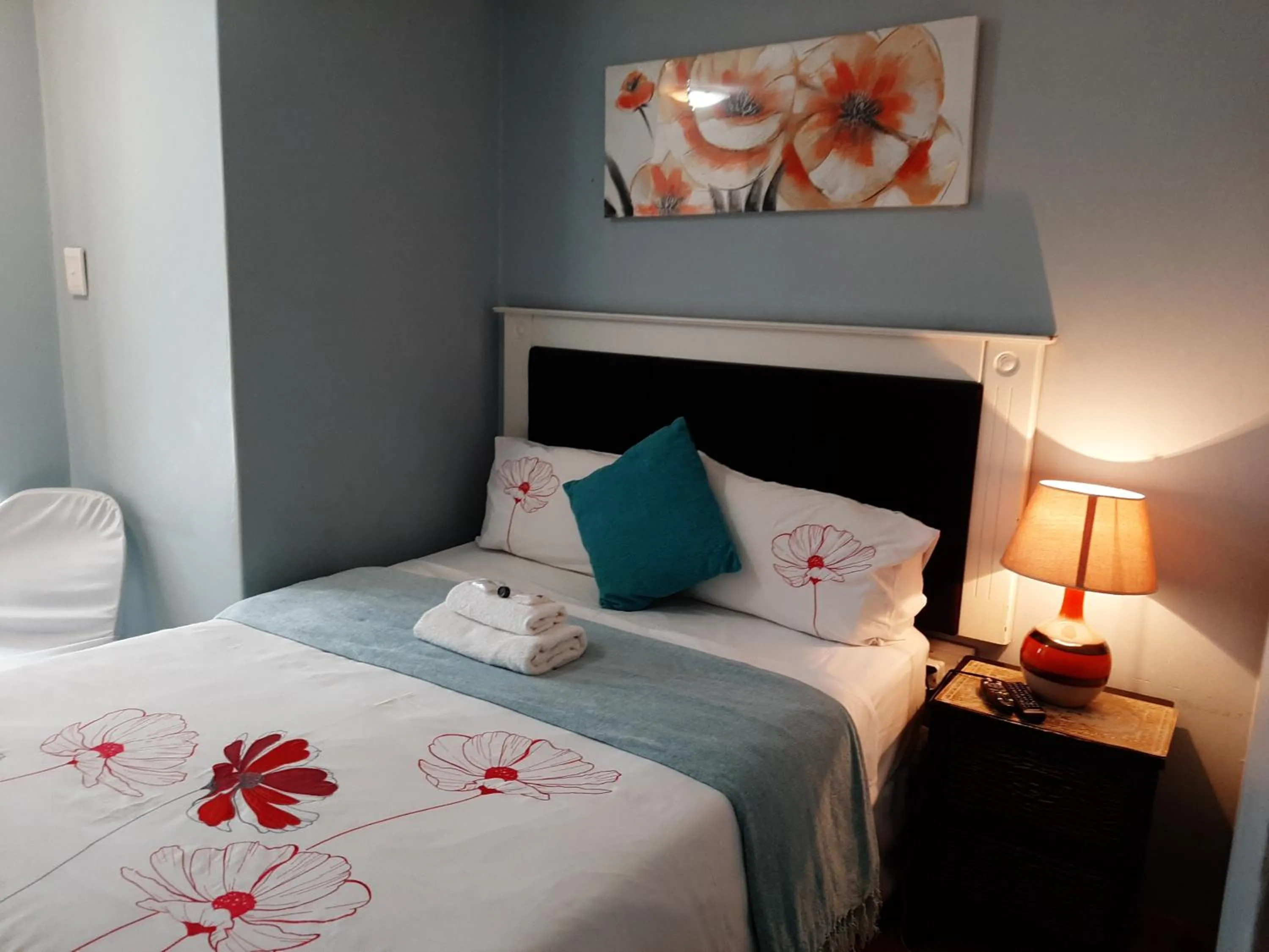 Shower, Bed in Sleepwell