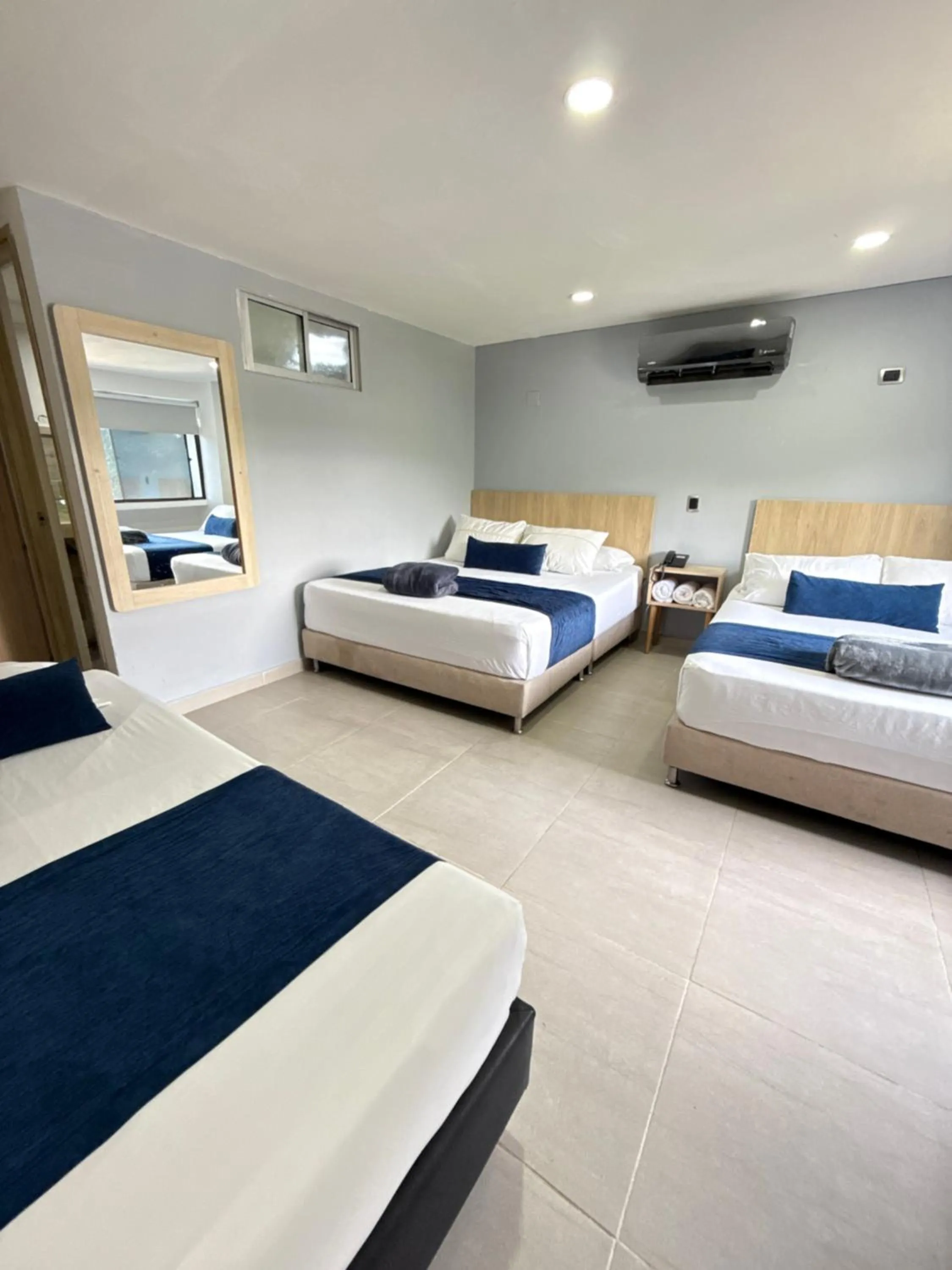 Bedroom, Bed in Hotel Suramericana