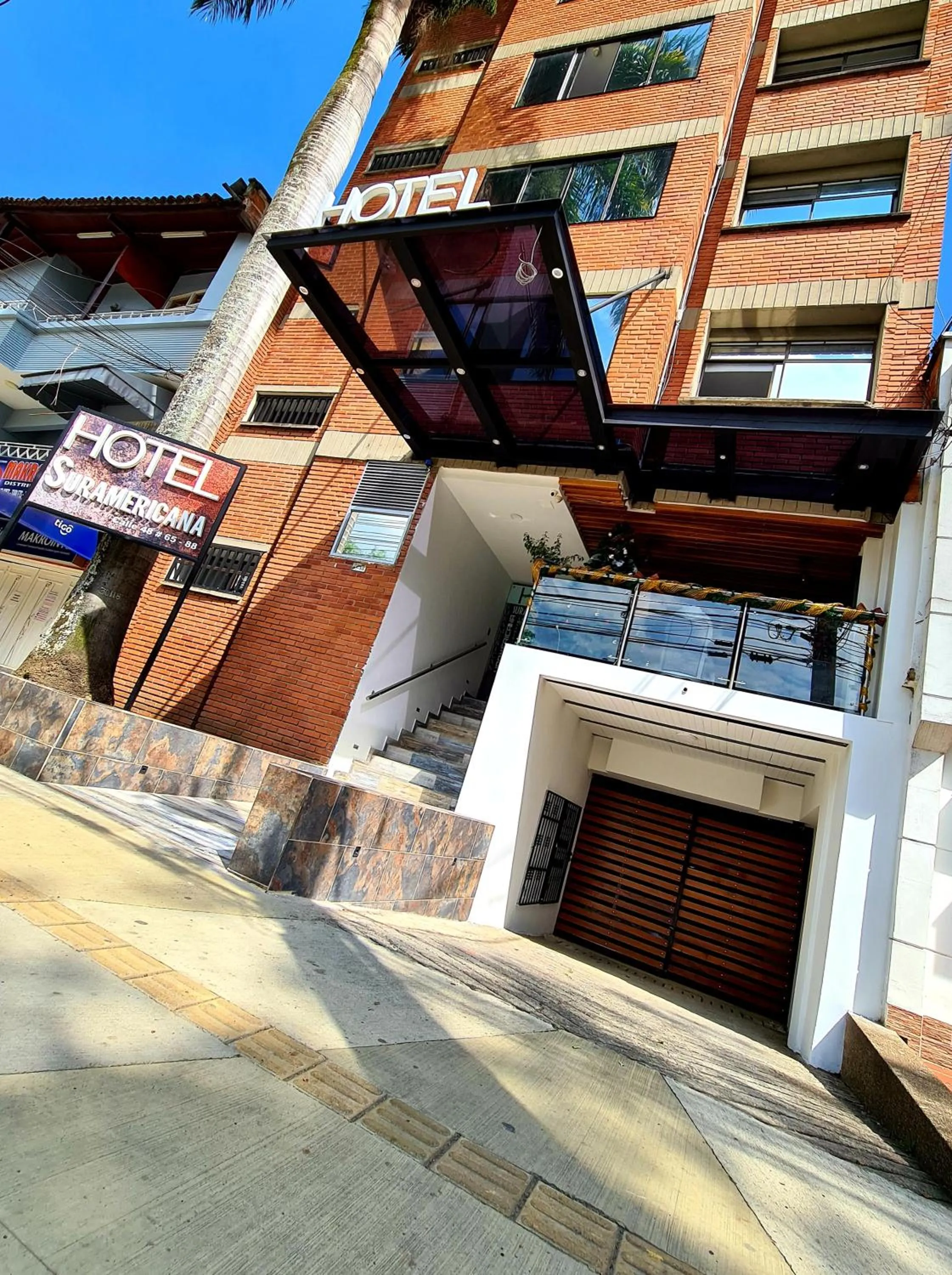Property building in Hotel Suramericana