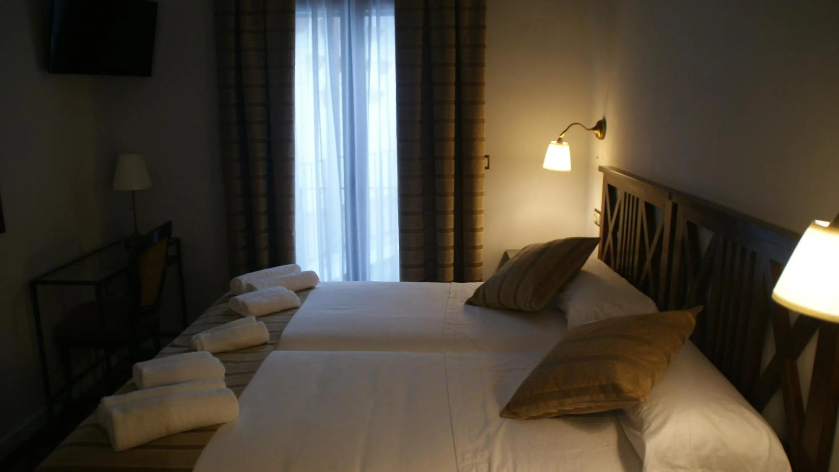 Photo of the whole room, Bed in LANTIGUA CASA RURAL