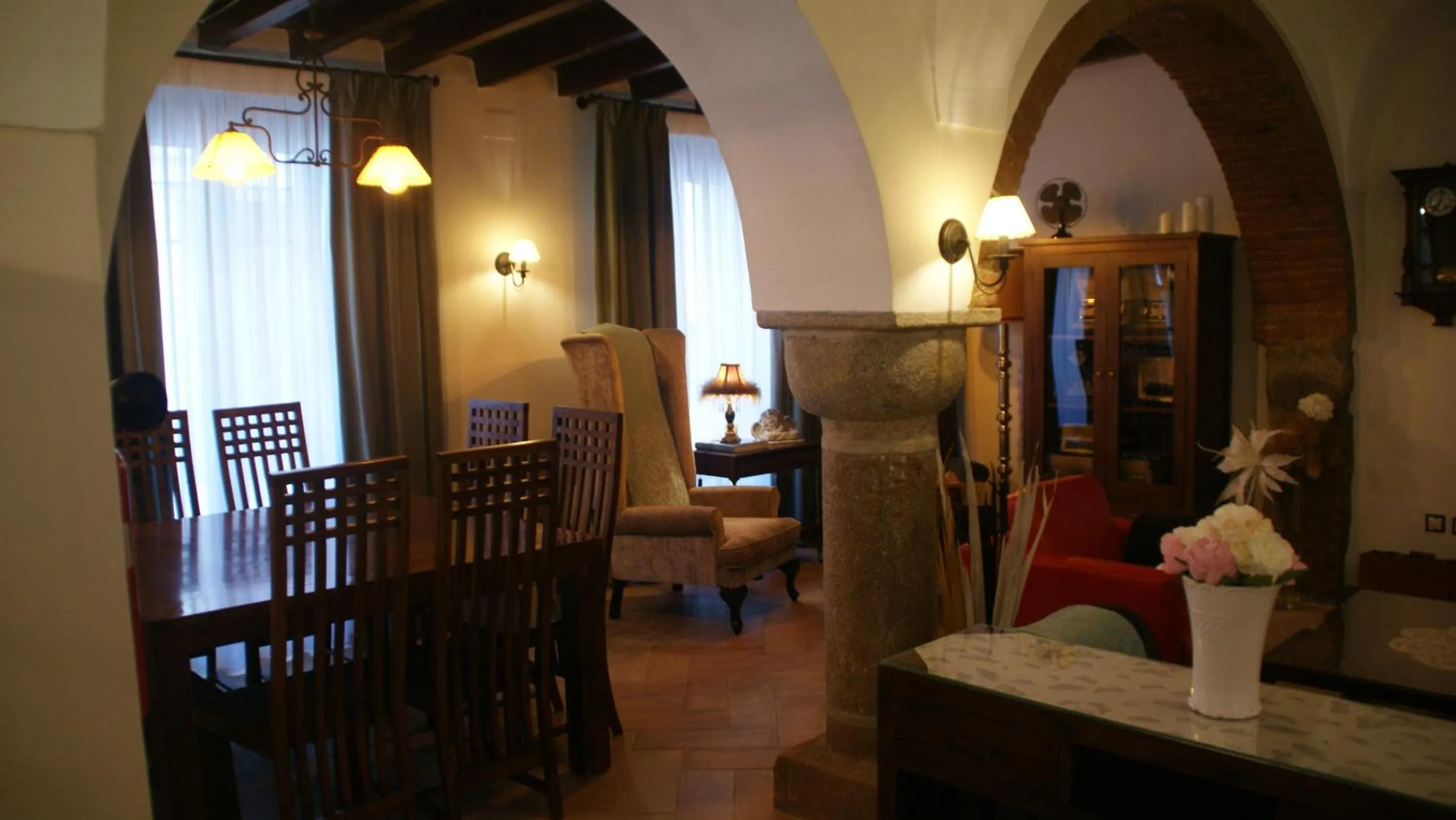 Communal lounge/ TV room in LANTIGUA CASA RURAL