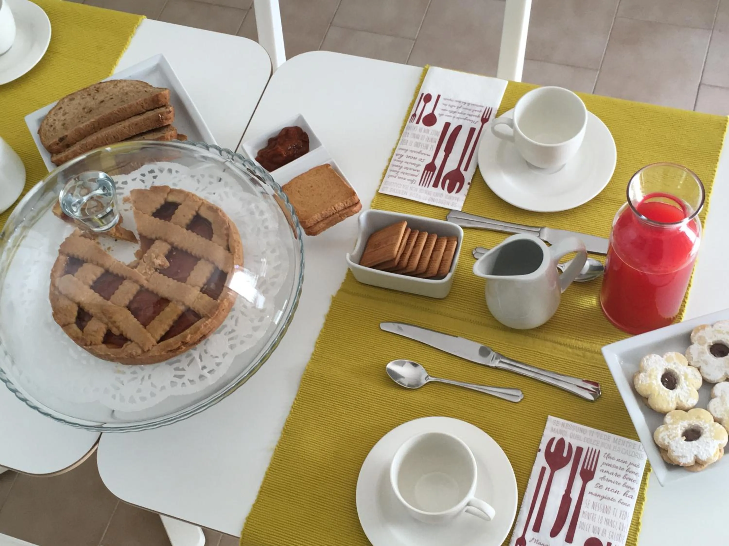 Communal lounge/ TV room in 4 in piazza