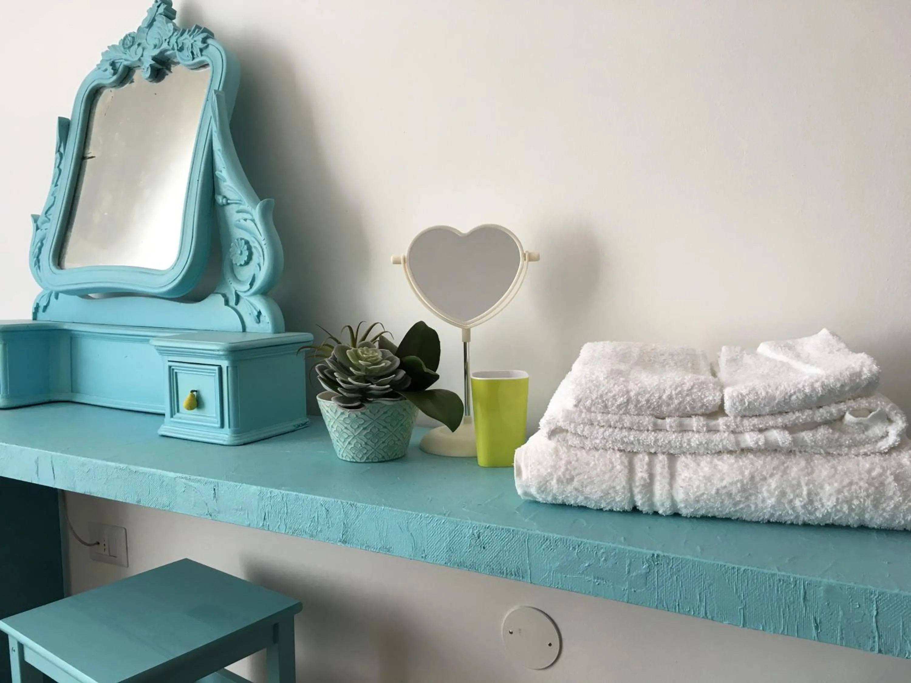 Photo of the whole room in 4 in piazza