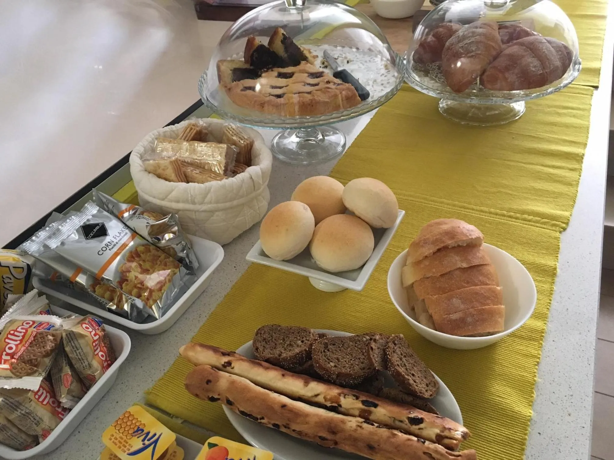 Food and drinks in 4 in piazza