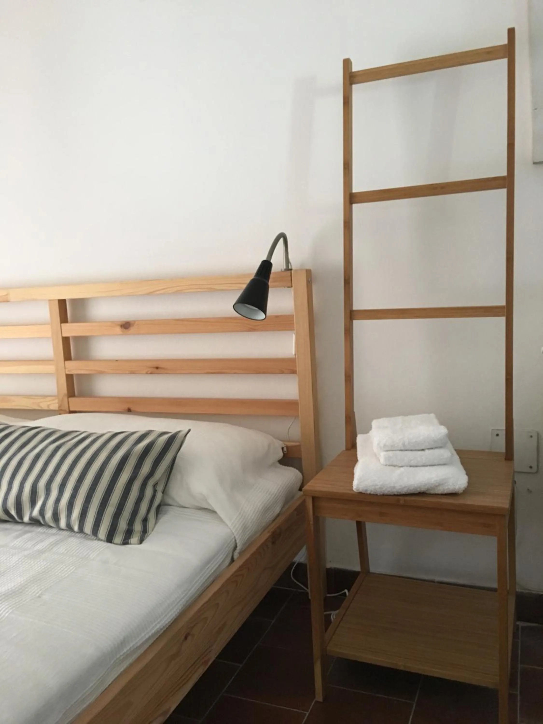 Photo of the whole room in 4 in piazza