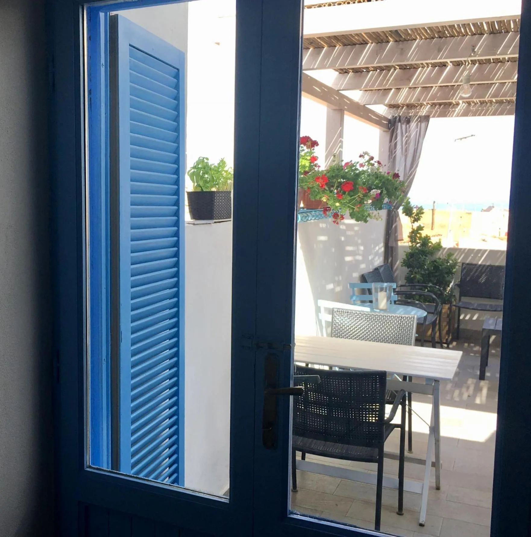 Patio in 4 in piazza