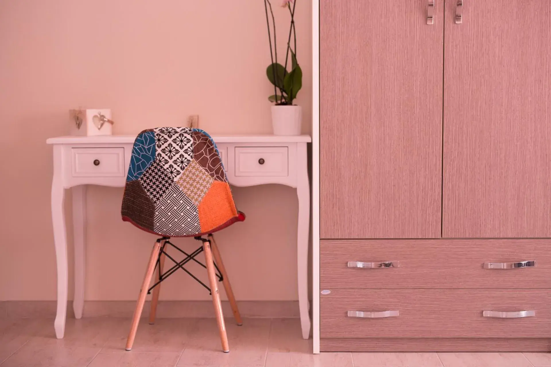 Deluxe Double Room with Balcony in SuiteIRIS B&B Deluxe Double Room with Balcony in SuiteIRIS B&B