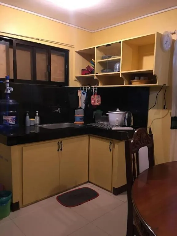 Kitchen or kitchenette in Pines Mansion 2 Homestay Rooms for Rent in Cash with 30 percent Advance Payment to Confirm
