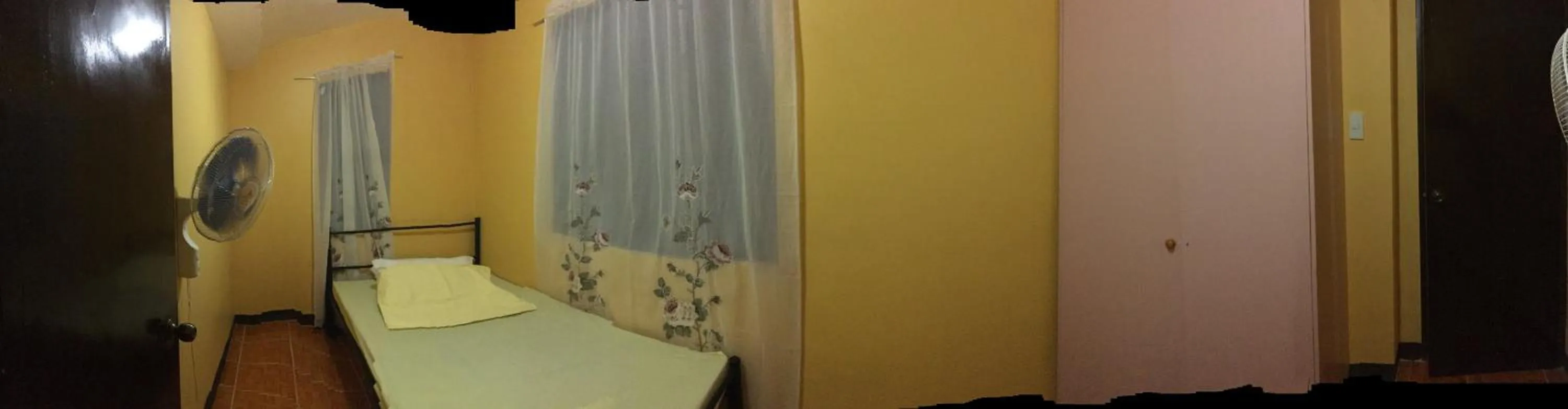 Bedroom in Pines Mansion 2 Homestay Rooms for Rent in Cash with 30 percent Advance Payment to Confirm