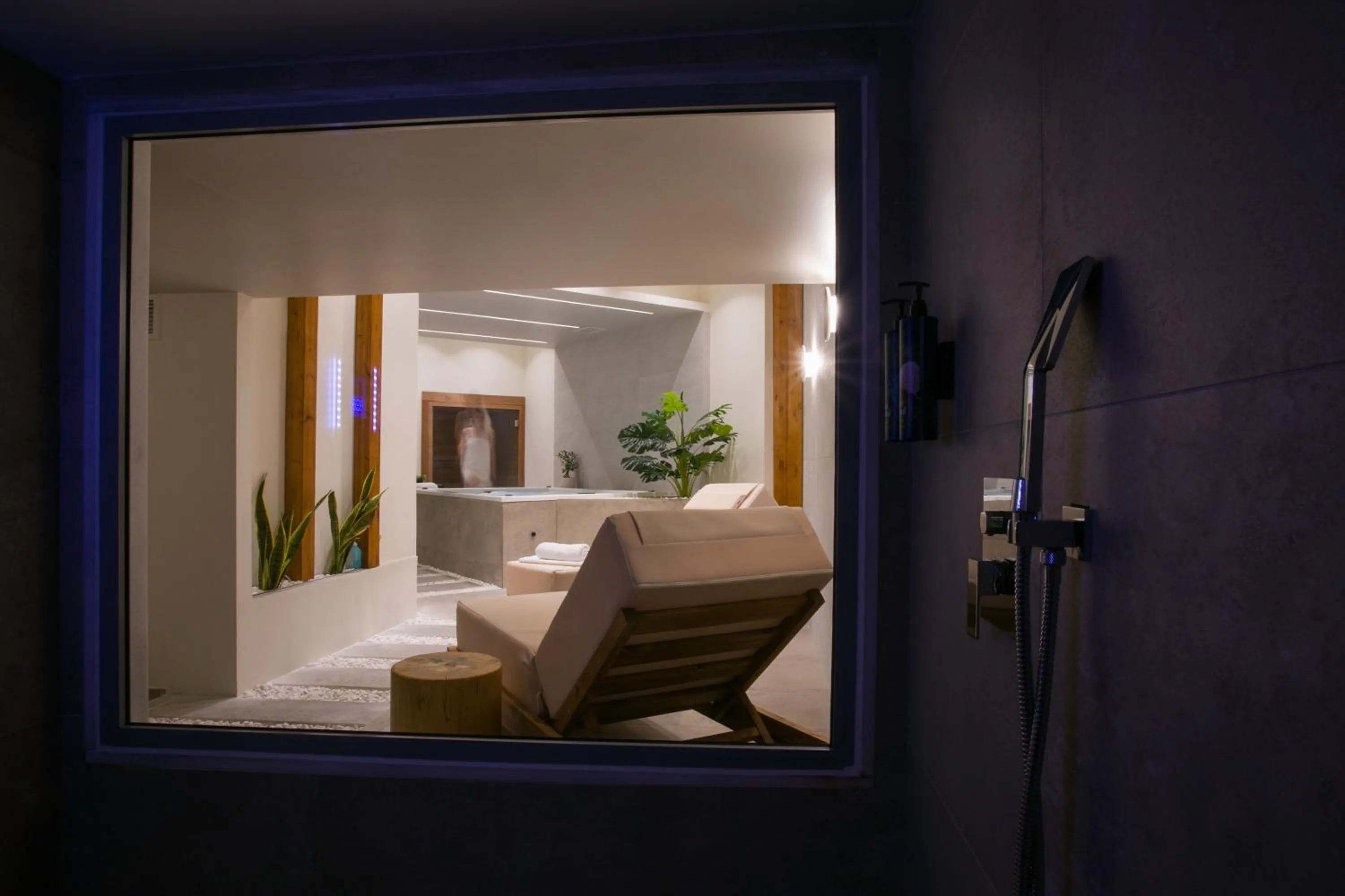 Steam room, Bed in White Luxury